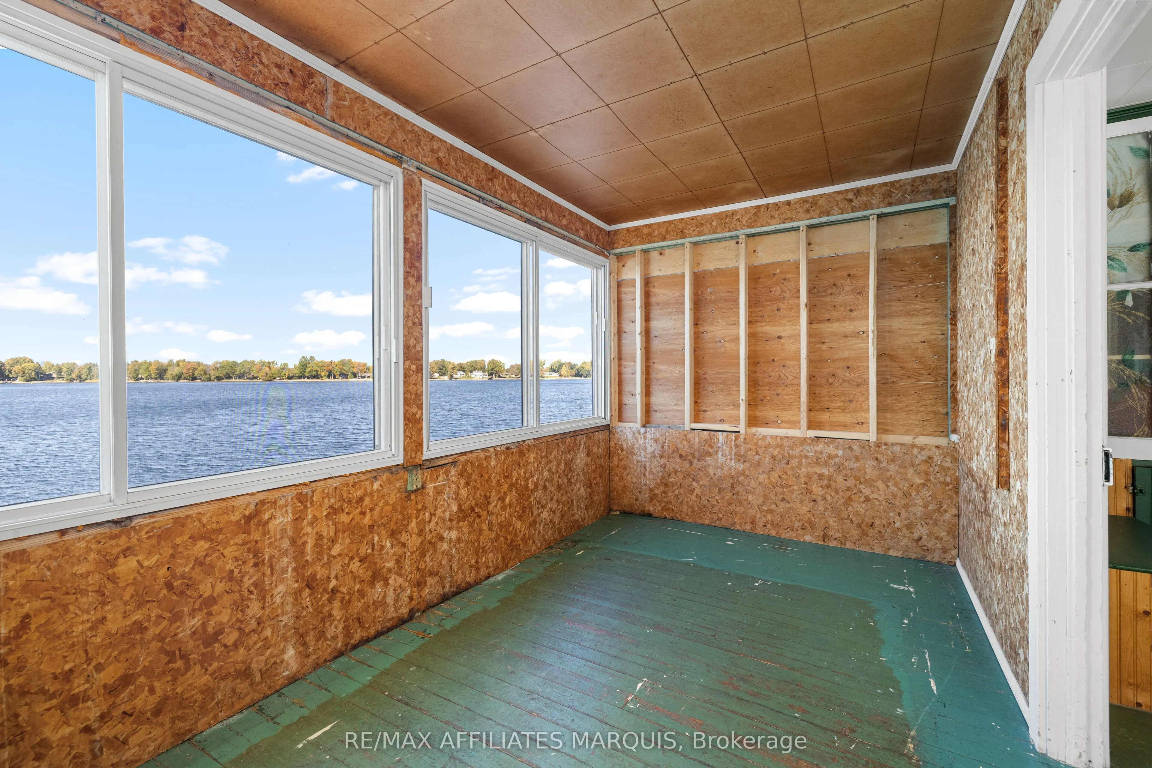 6 R9 (rideau Ferry) Road