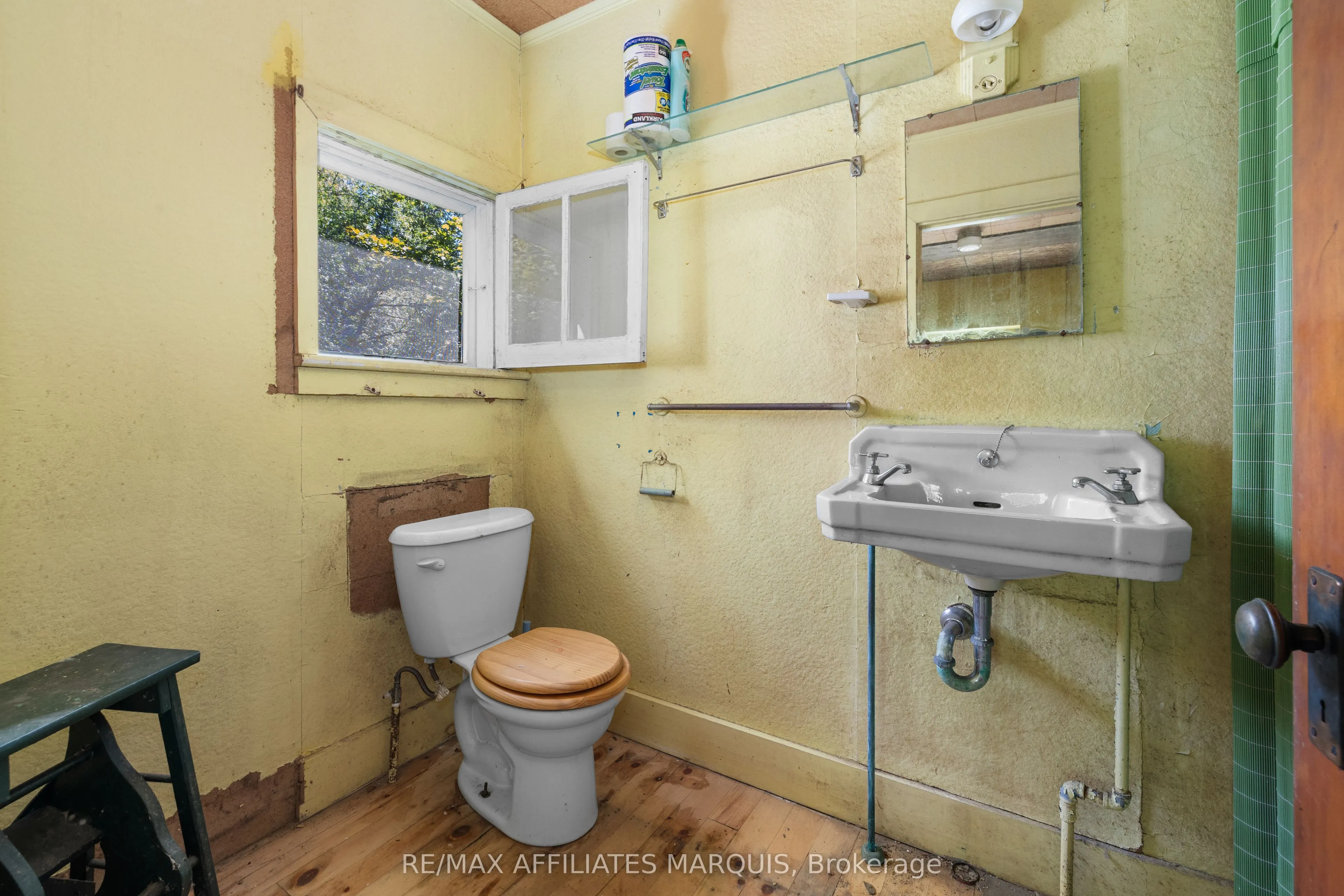 6 R9 (rideau Ferry) Road