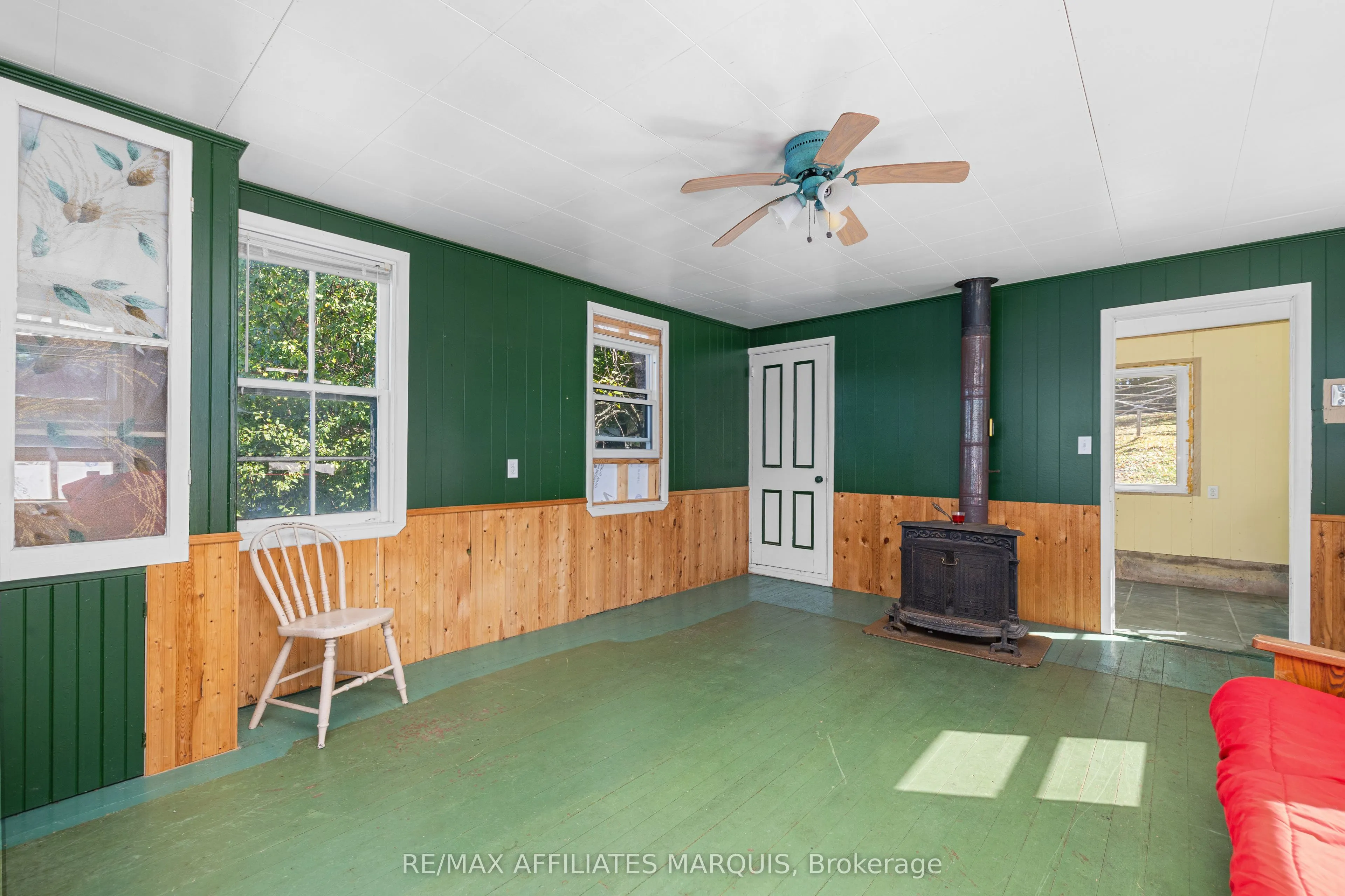 6 R9 (rideau Ferry) Road