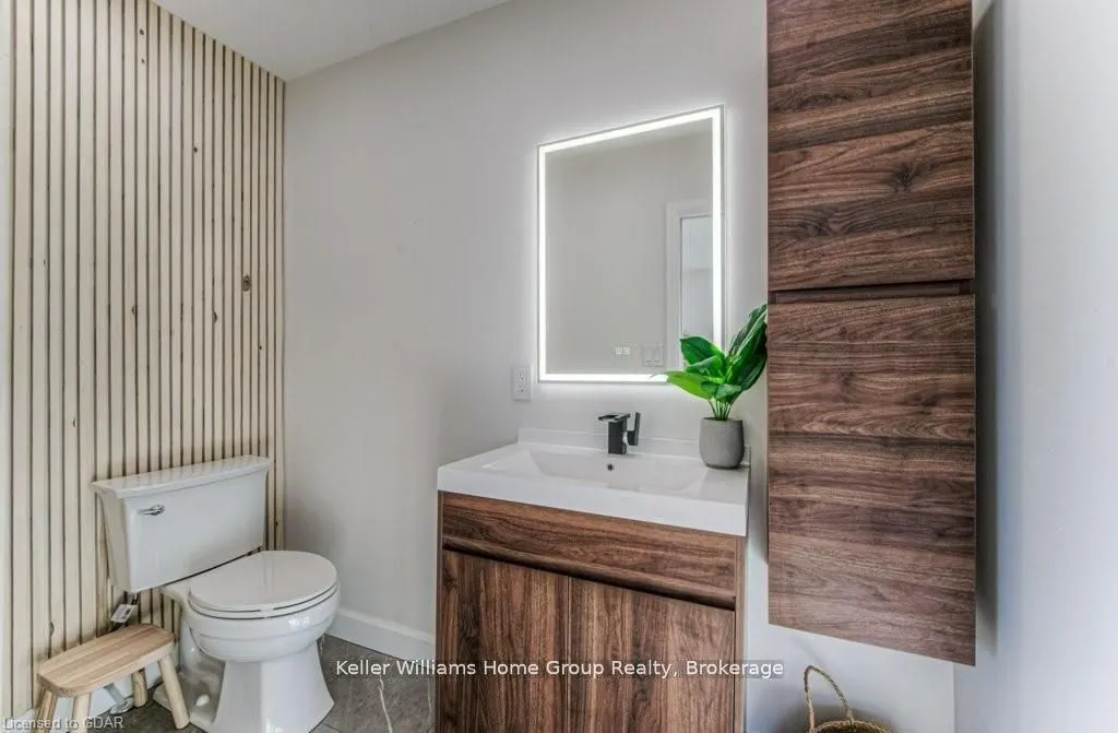 1085 QUEENS Boulevard, #16A