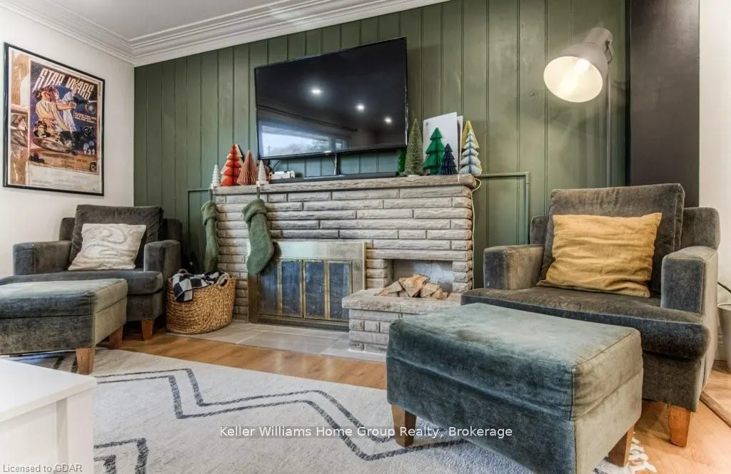 1085 QUEENS Boulevard, #16A