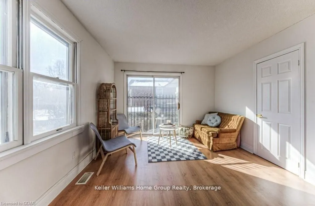 1085 QUEENS Boulevard, #16A