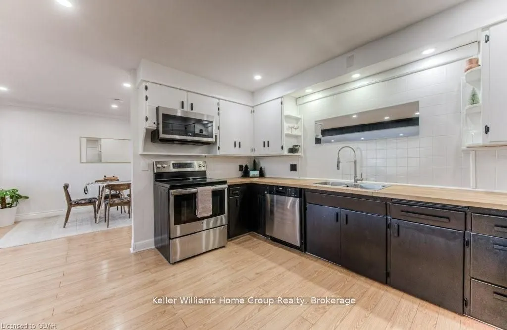 1085 QUEENS Boulevard, #16A