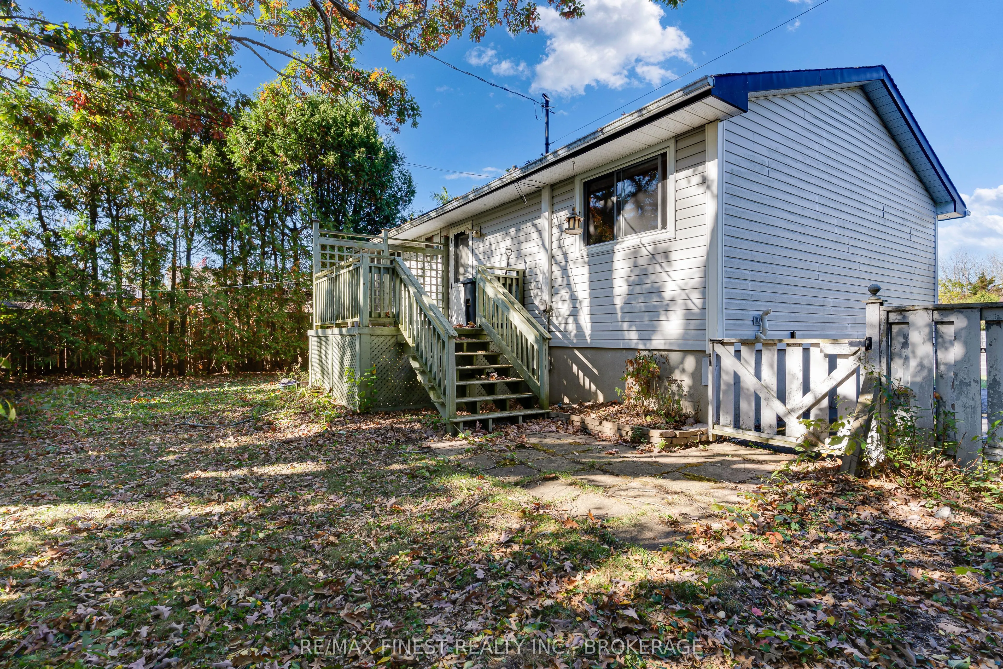 704 Aylmer Crescent