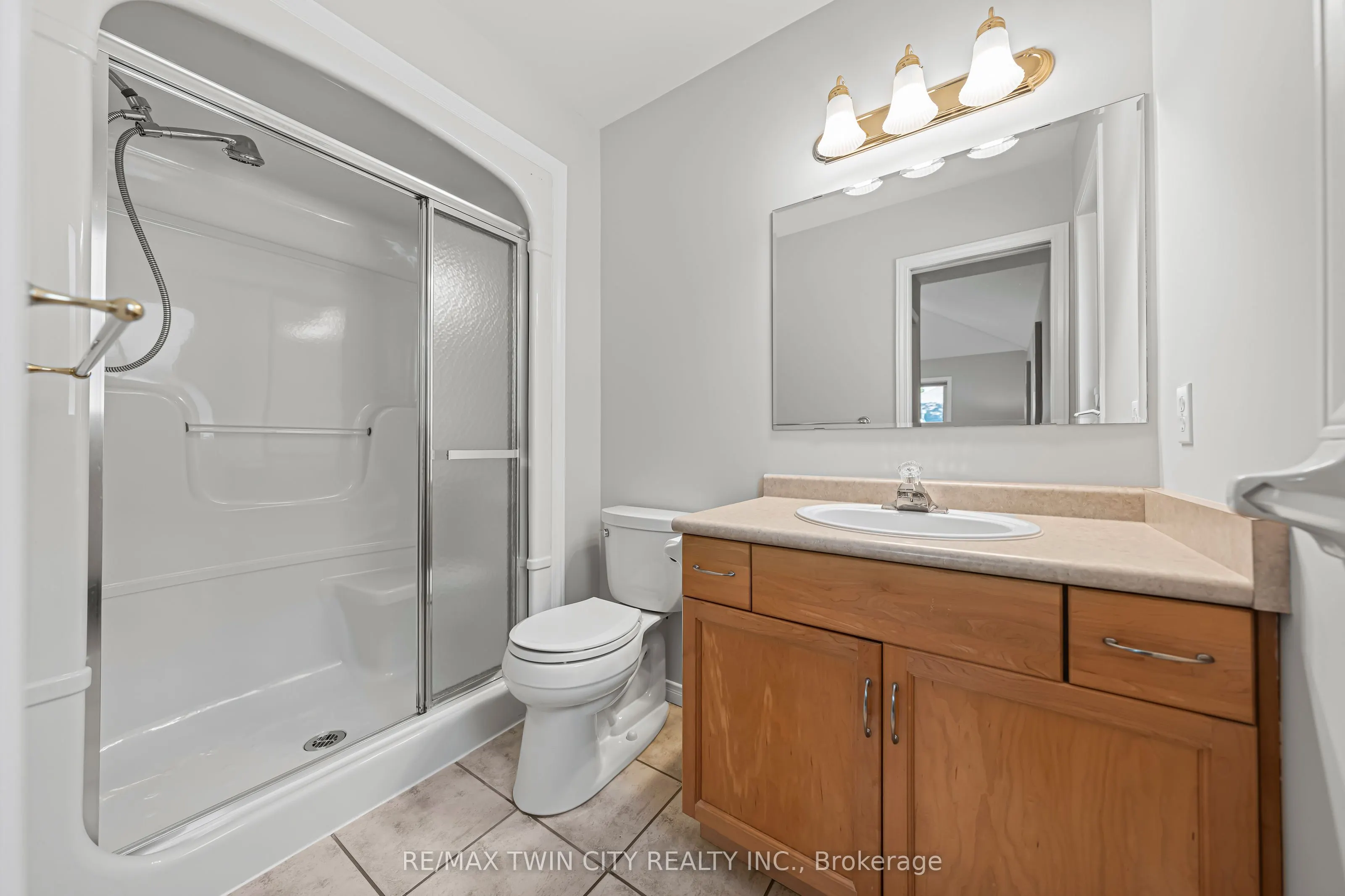 432 Sandbanks Crescent