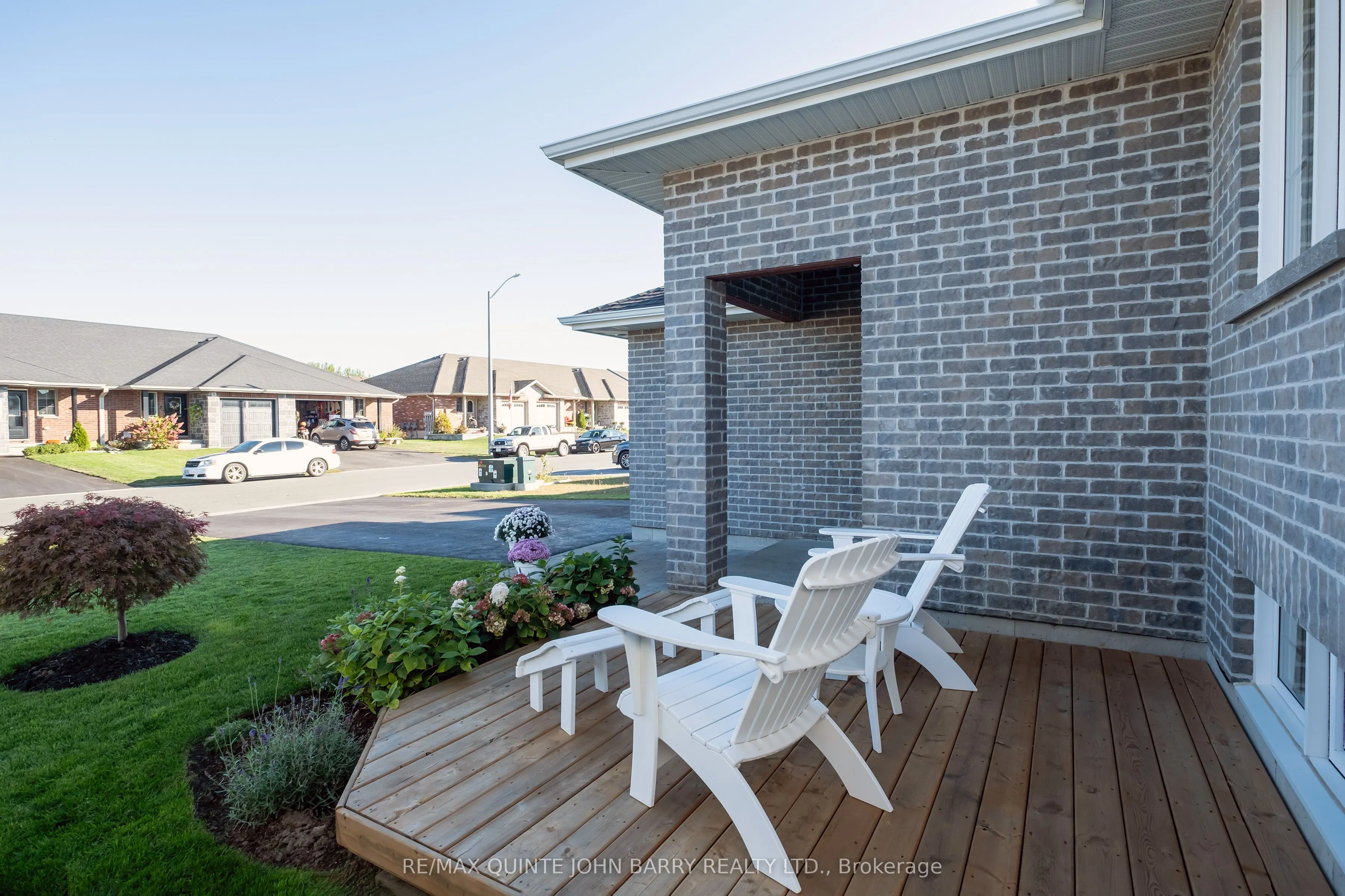 6 McIntosh Crescent