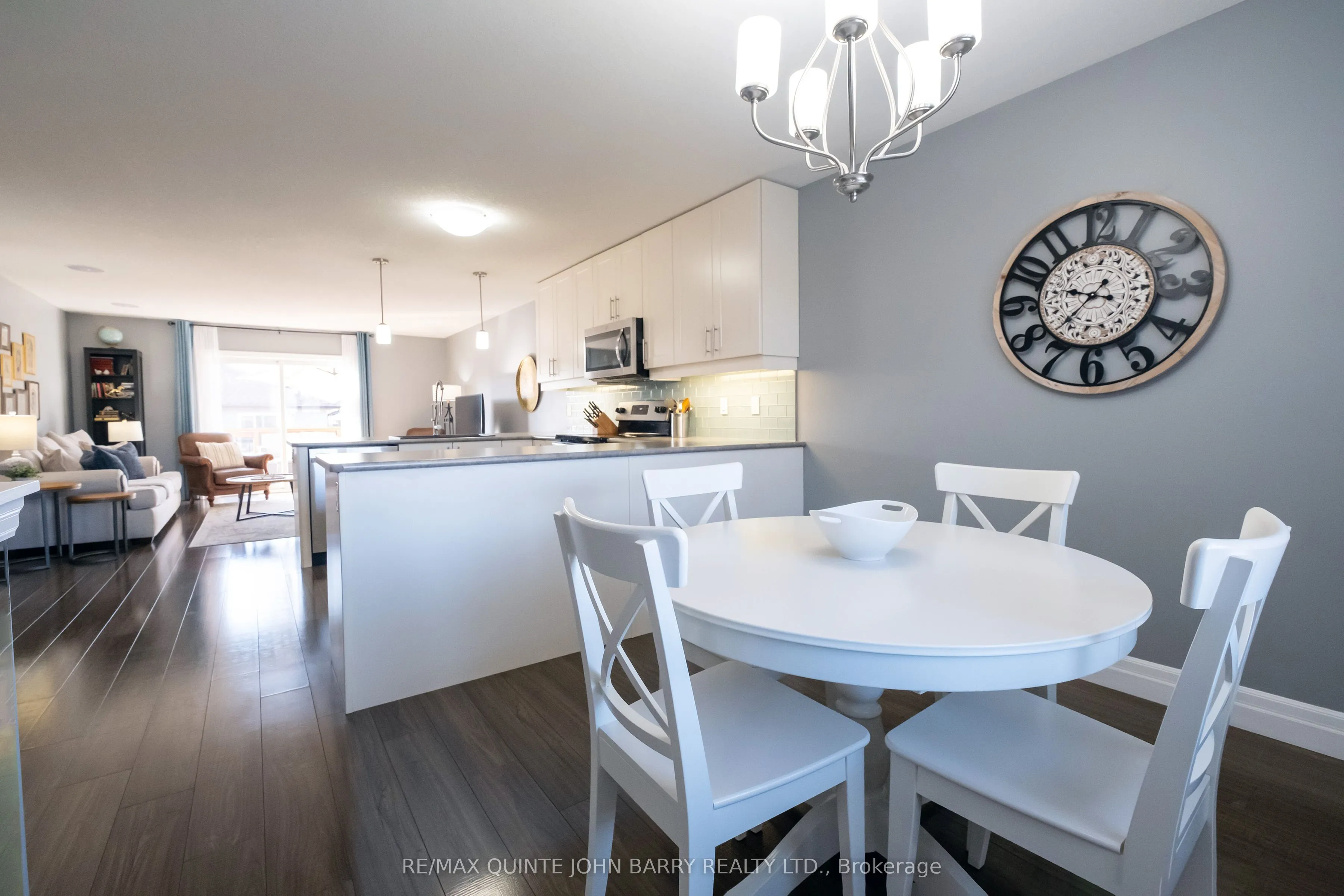 6 McIntosh Crescent