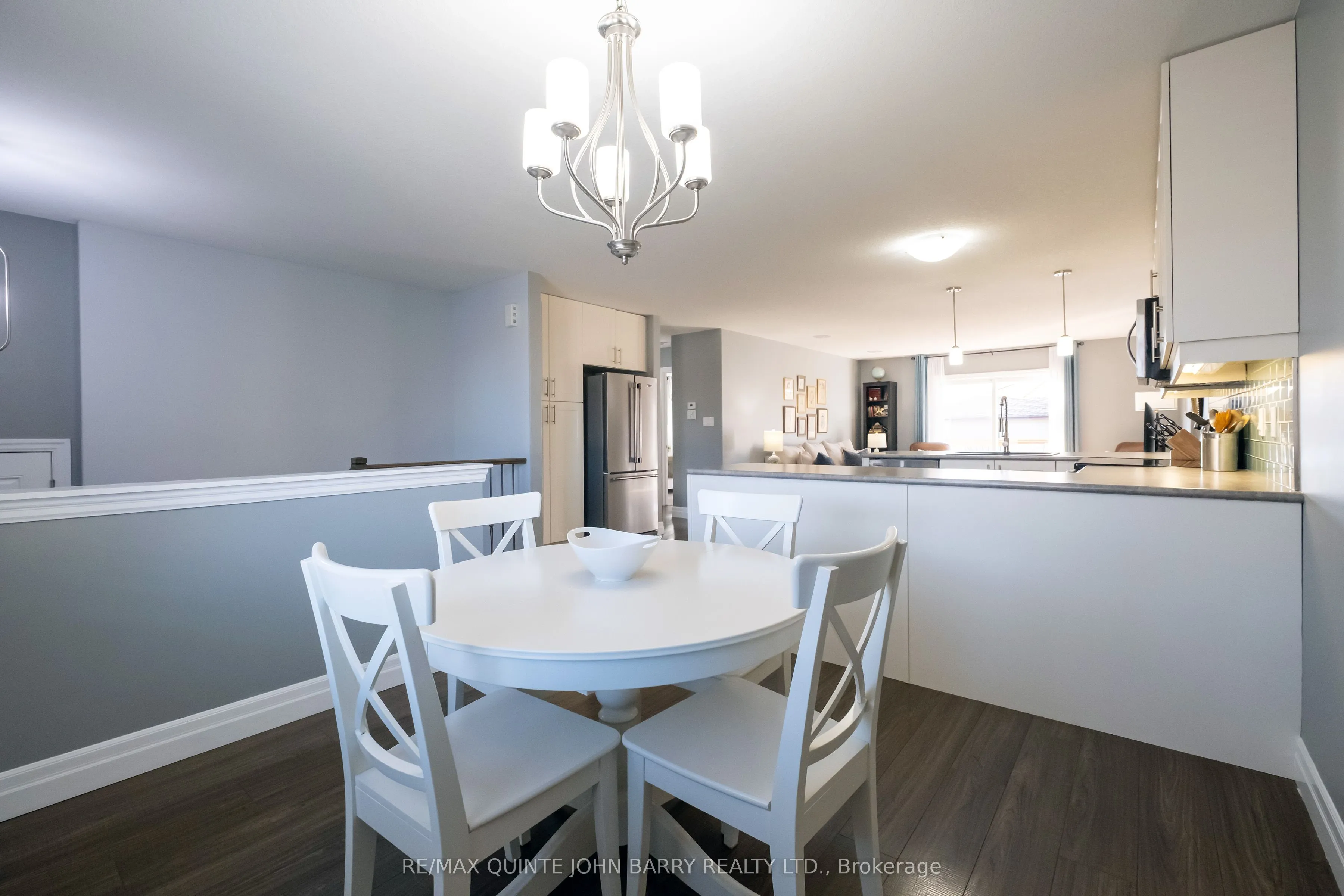 6 McIntosh Crescent