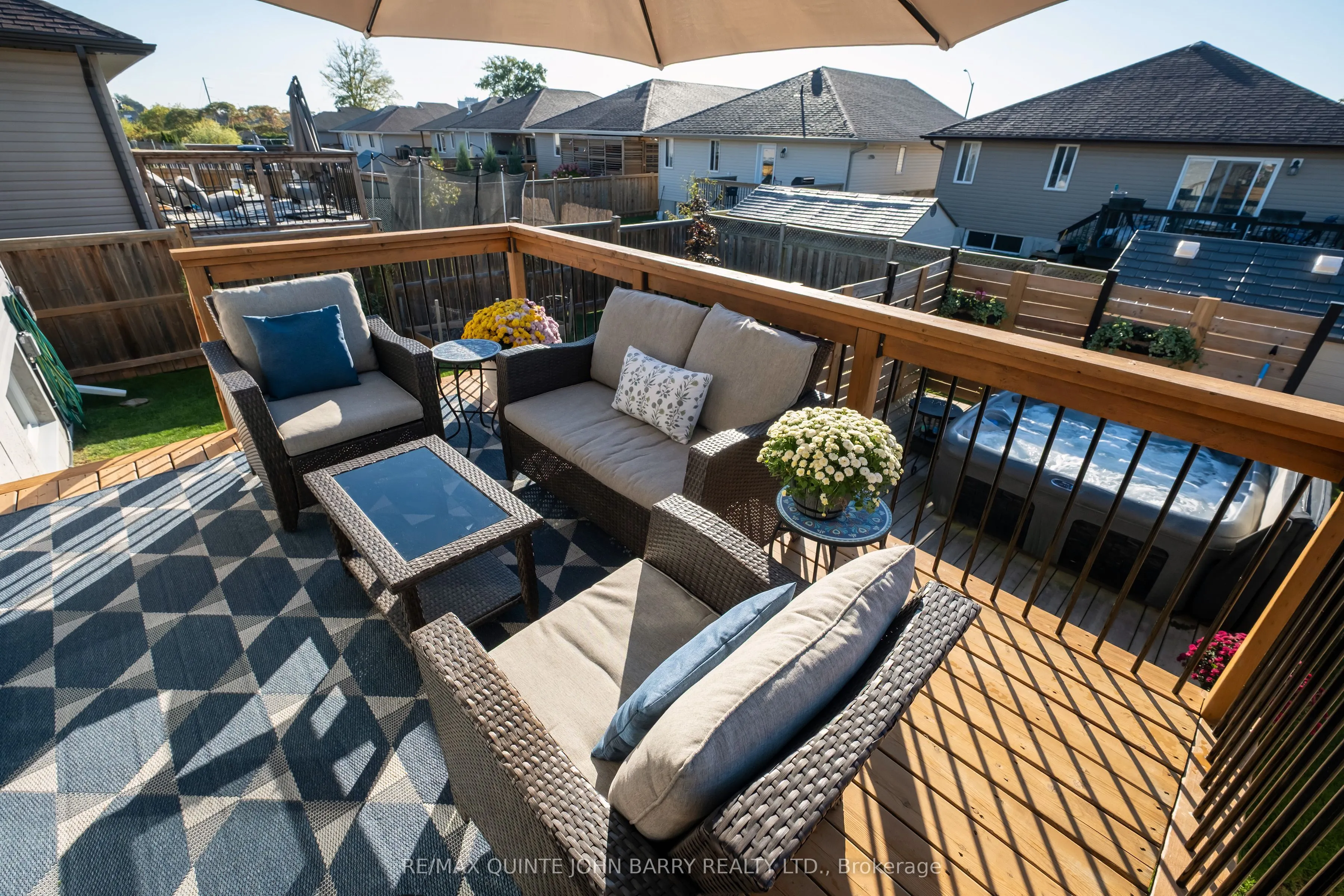 6 McIntosh Crescent