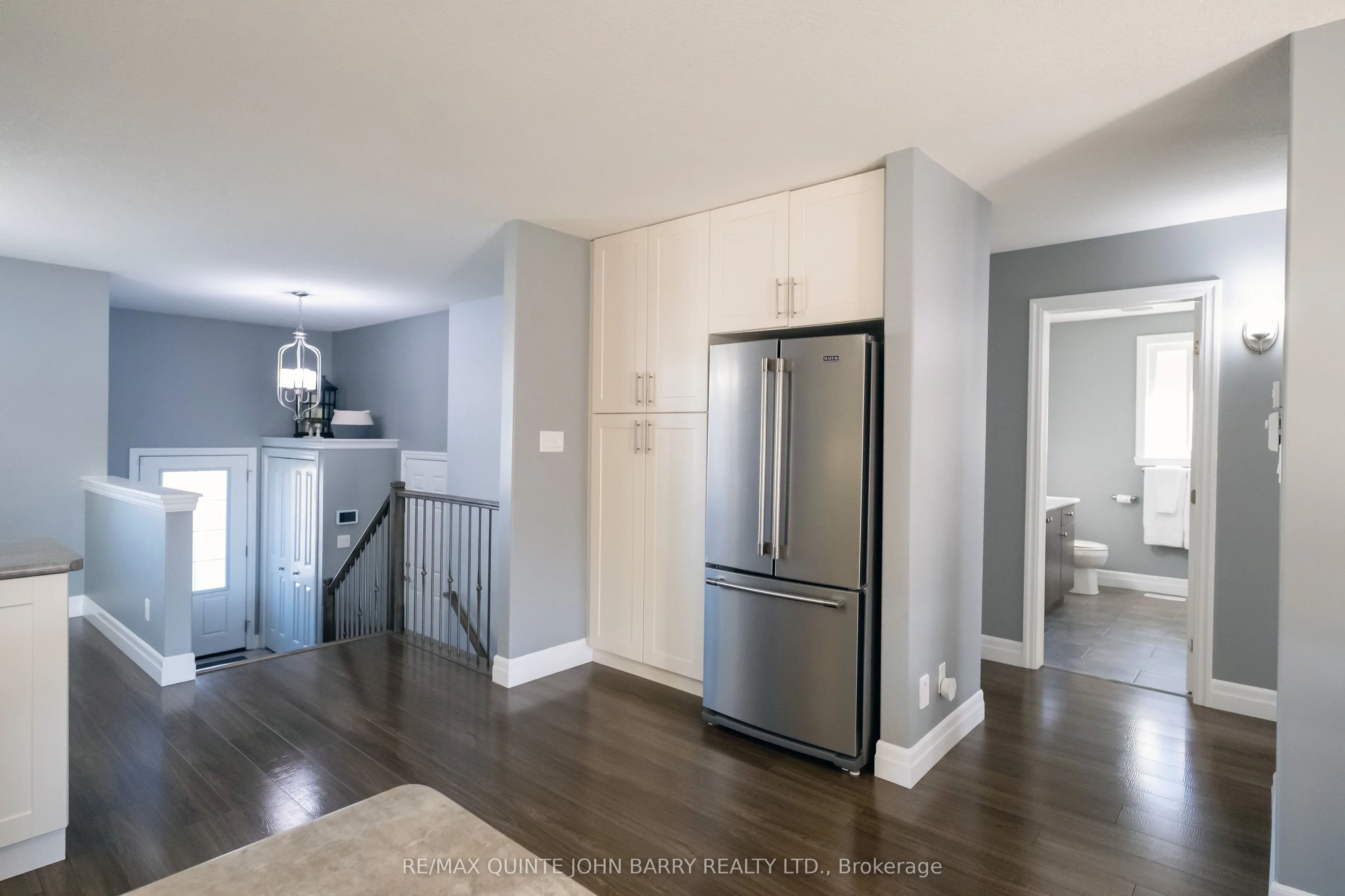 6 McIntosh Crescent