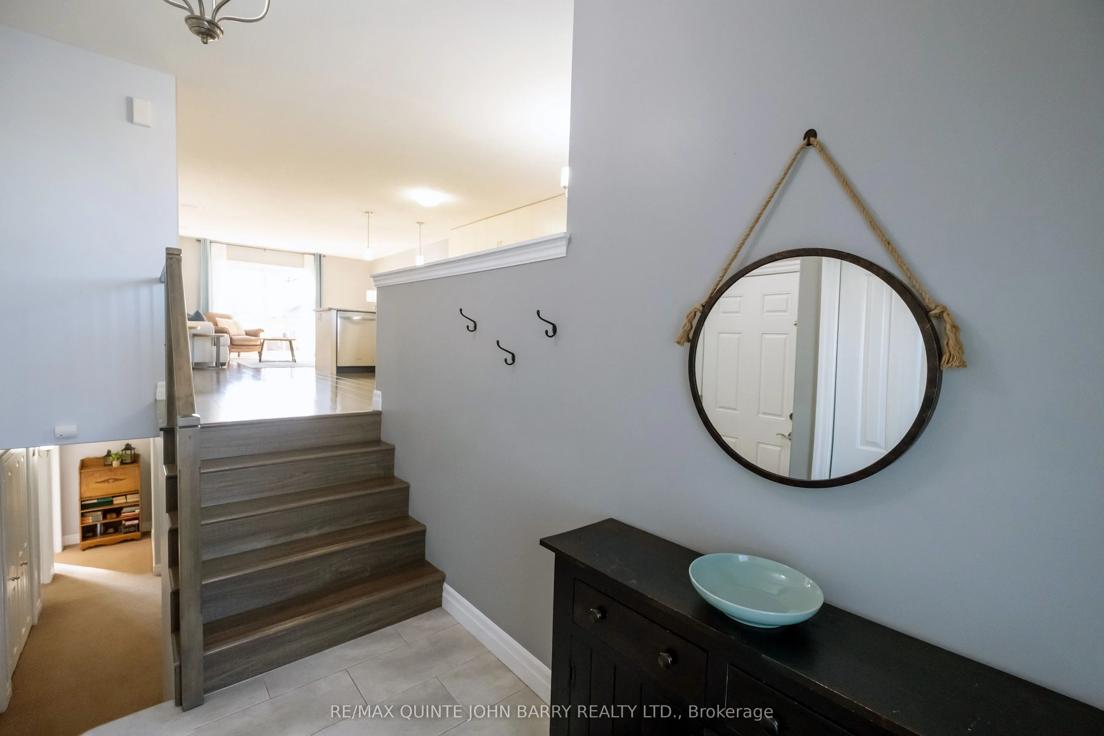 6 McIntosh Crescent
