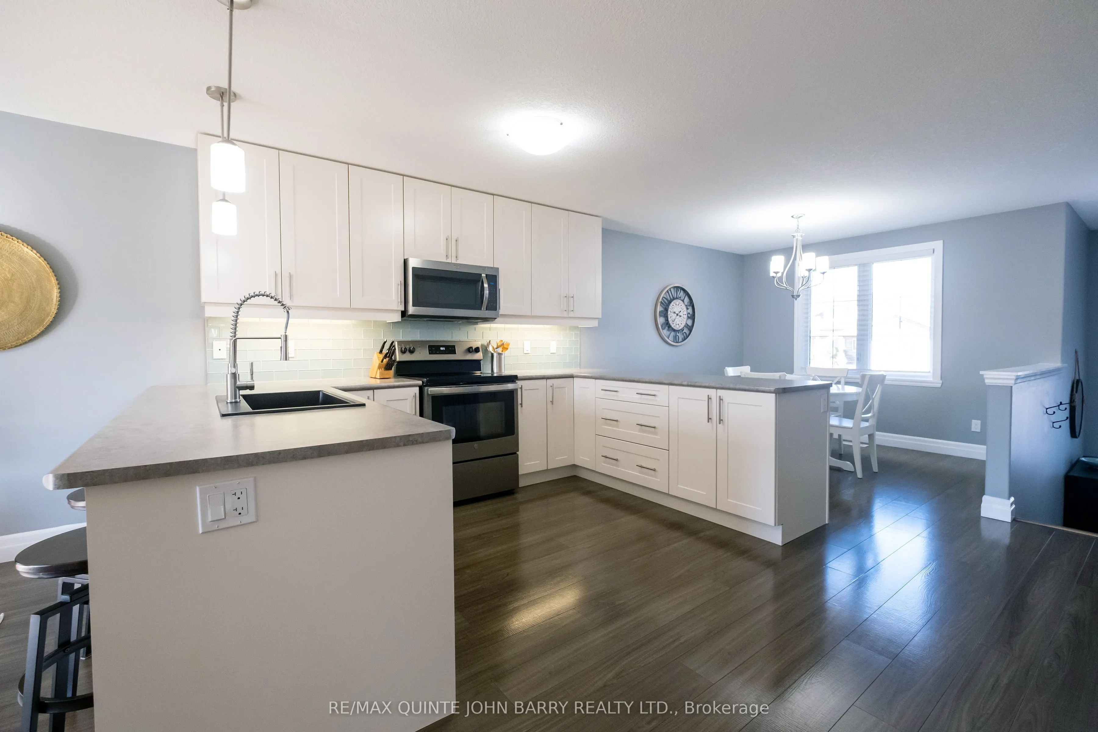 6 McIntosh Crescent