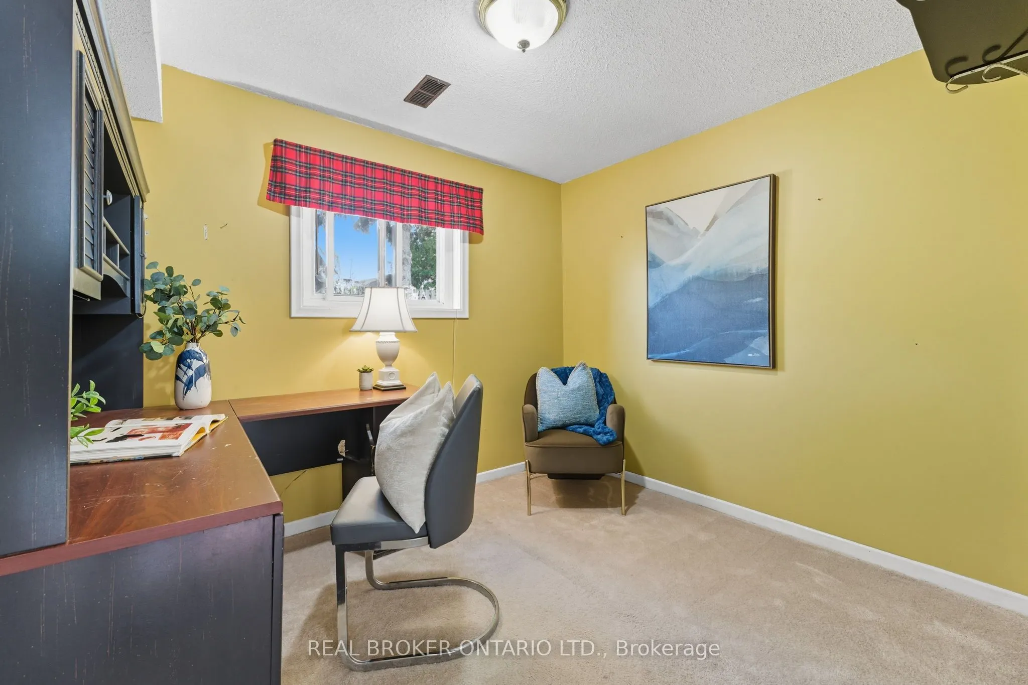 39 Carriage Road