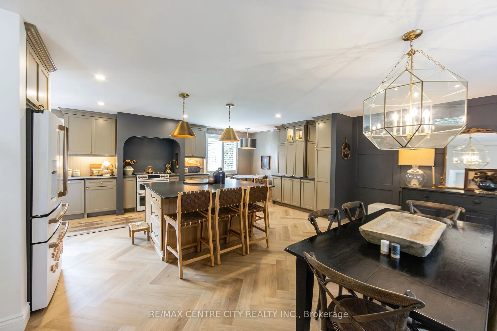 144 Springfield Crescent