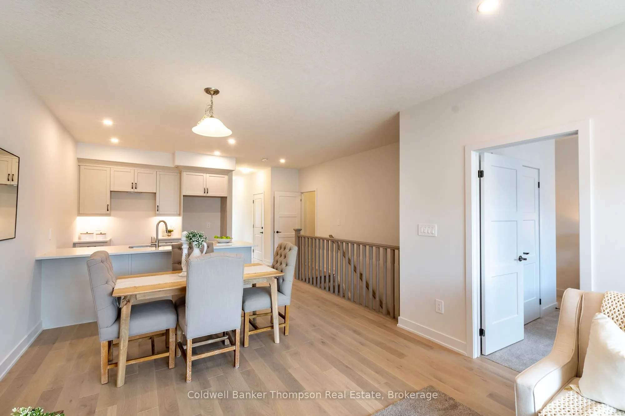 28 CHARLES MORLEY Boulevard