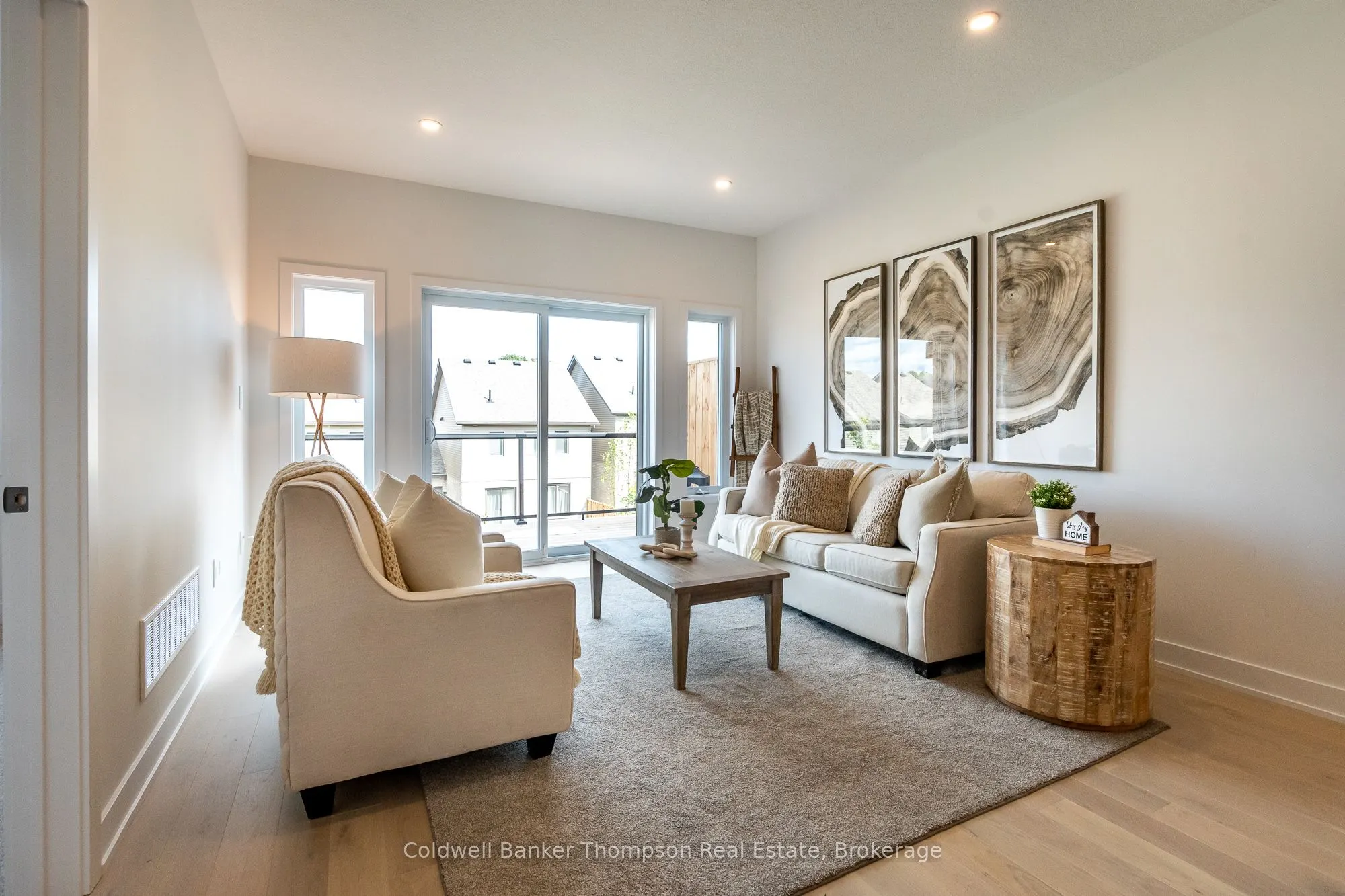 28 CHARLES MORLEY Boulevard
