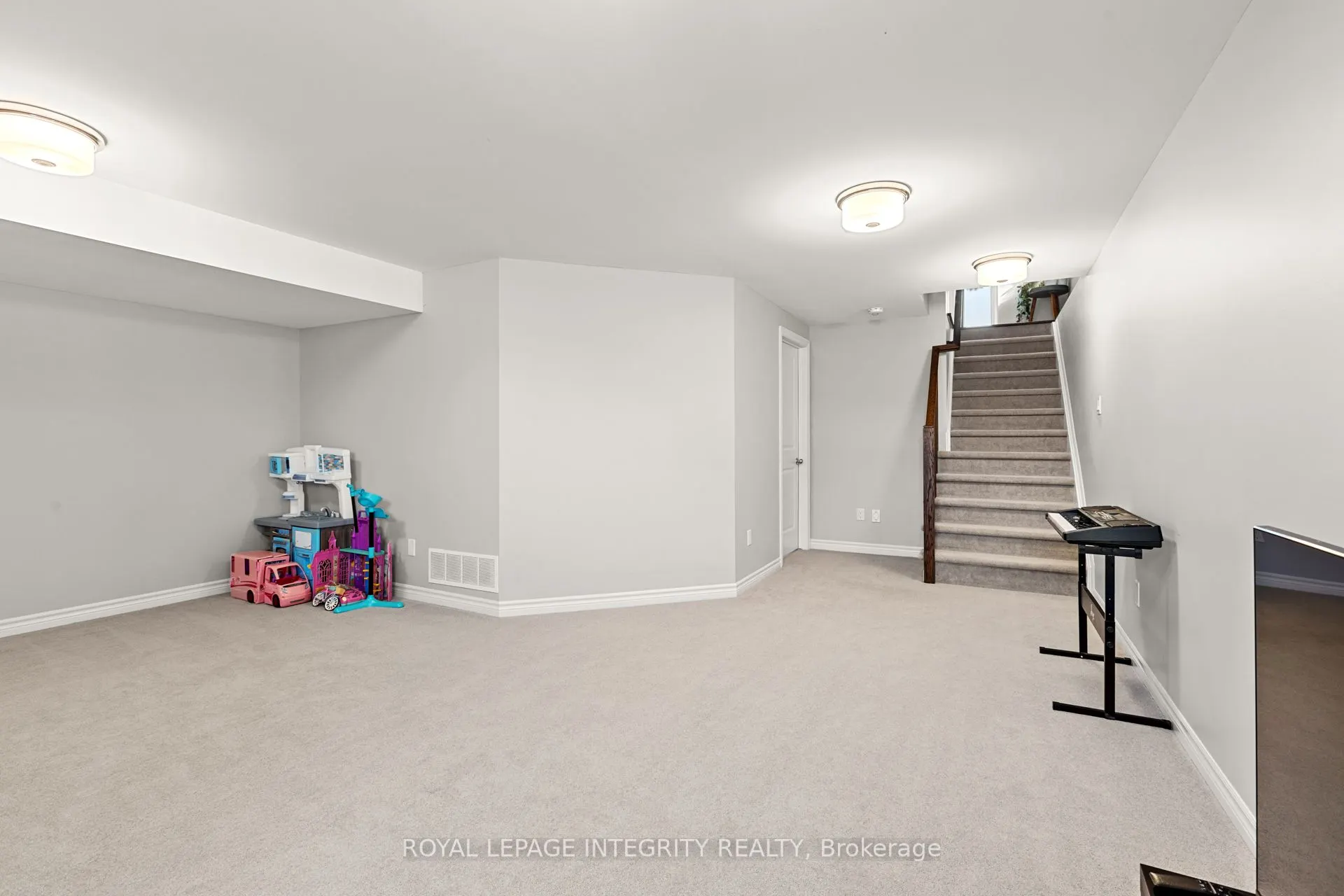 526 Jackdaw Avenue