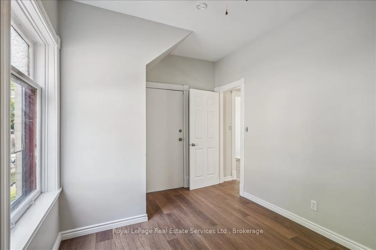 33 Rose Avenue, #Main