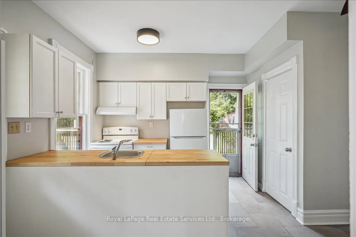 33 Rose Avenue, #Main