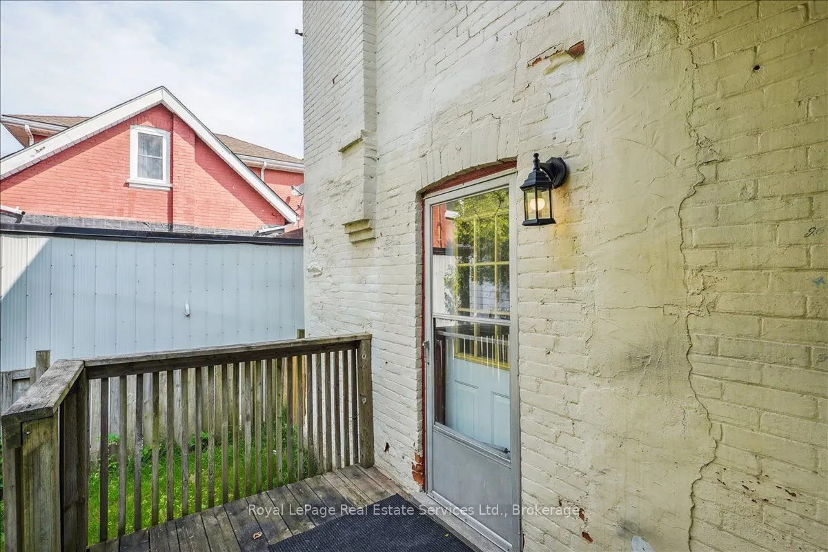 33 Rose Avenue, #Main