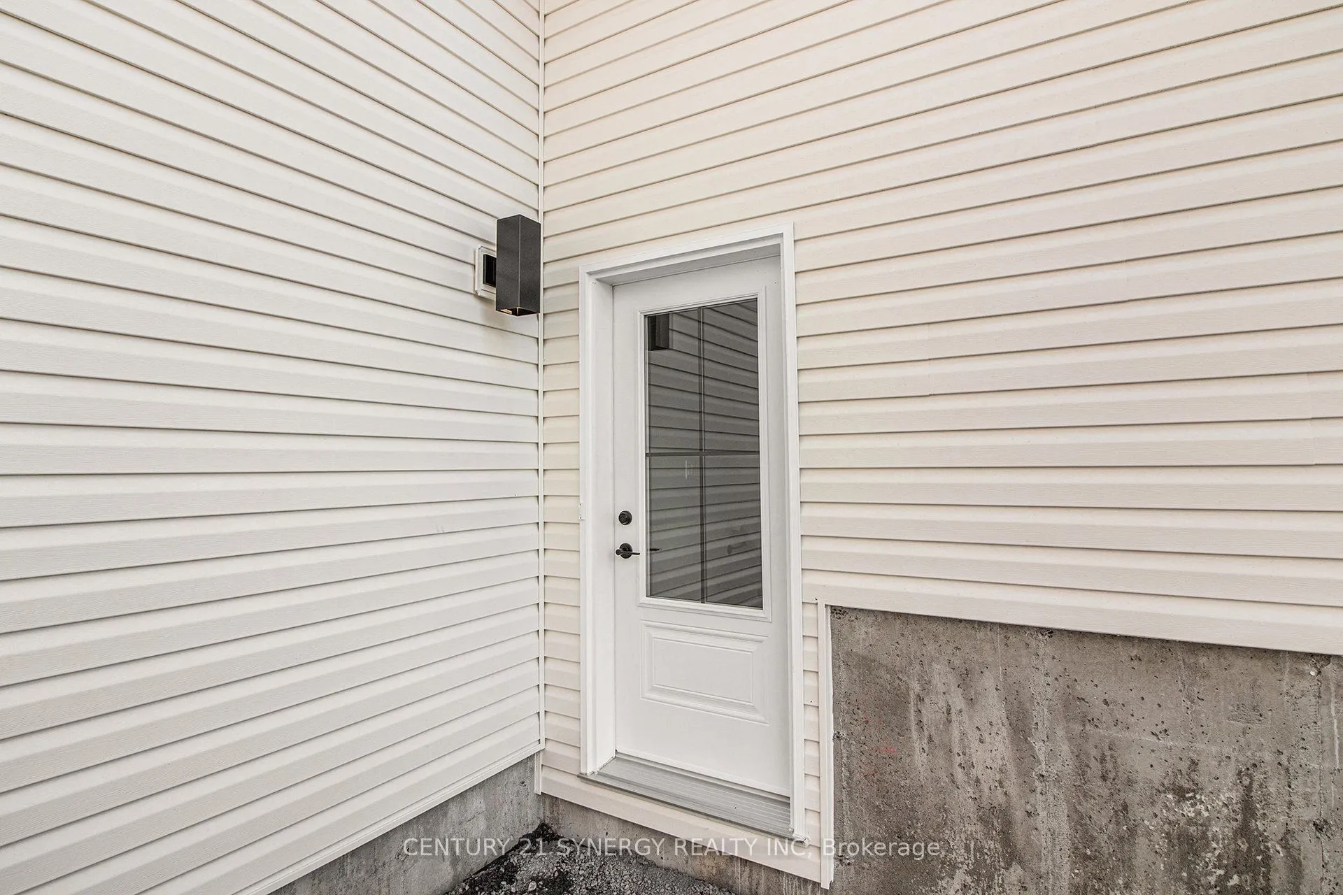 60 Helen Street, #B