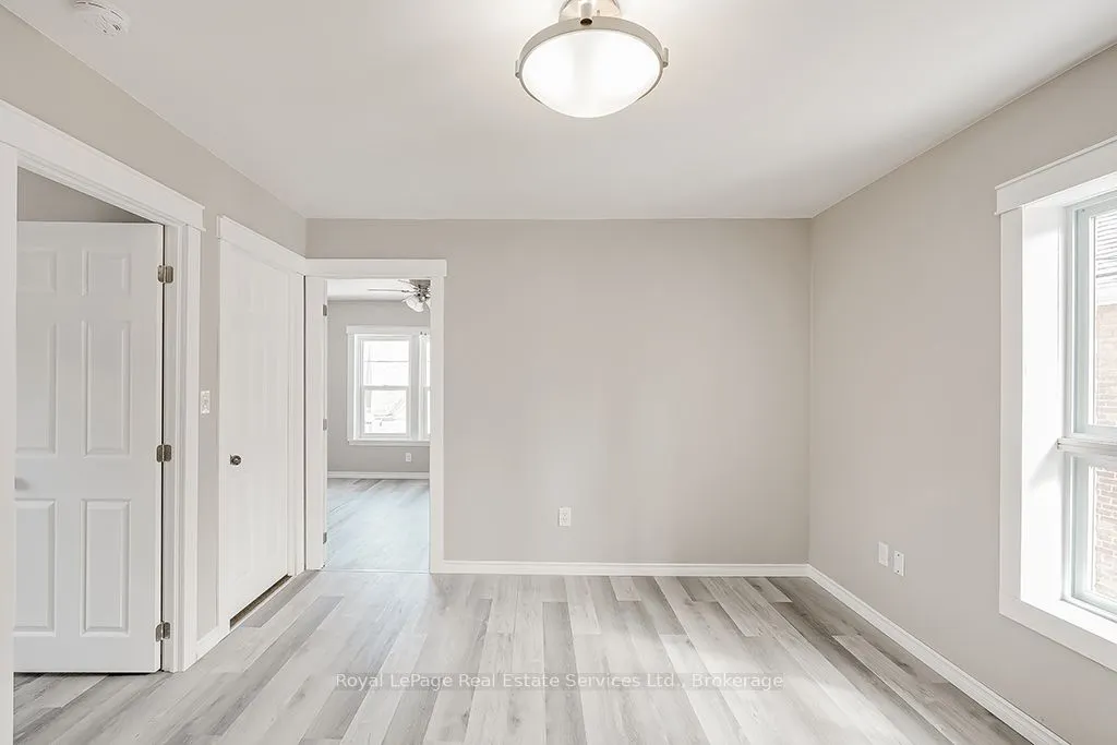 33 Rose Avenue, #Upper