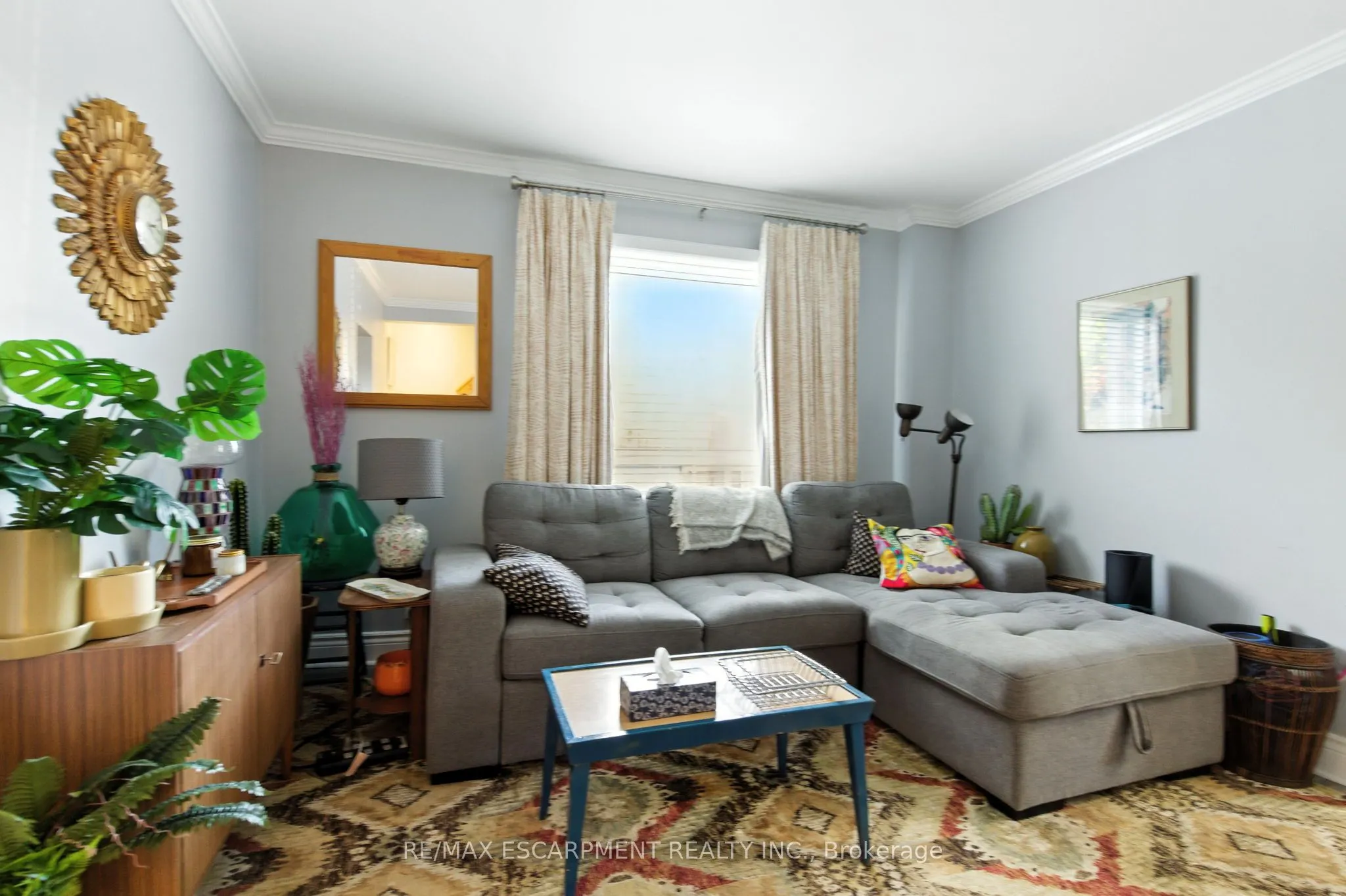 346 Hunter Street W