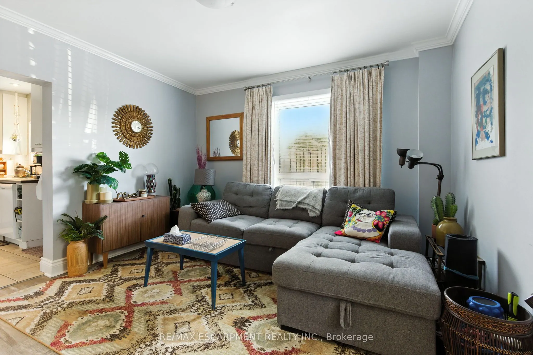 346 Hunter Street W