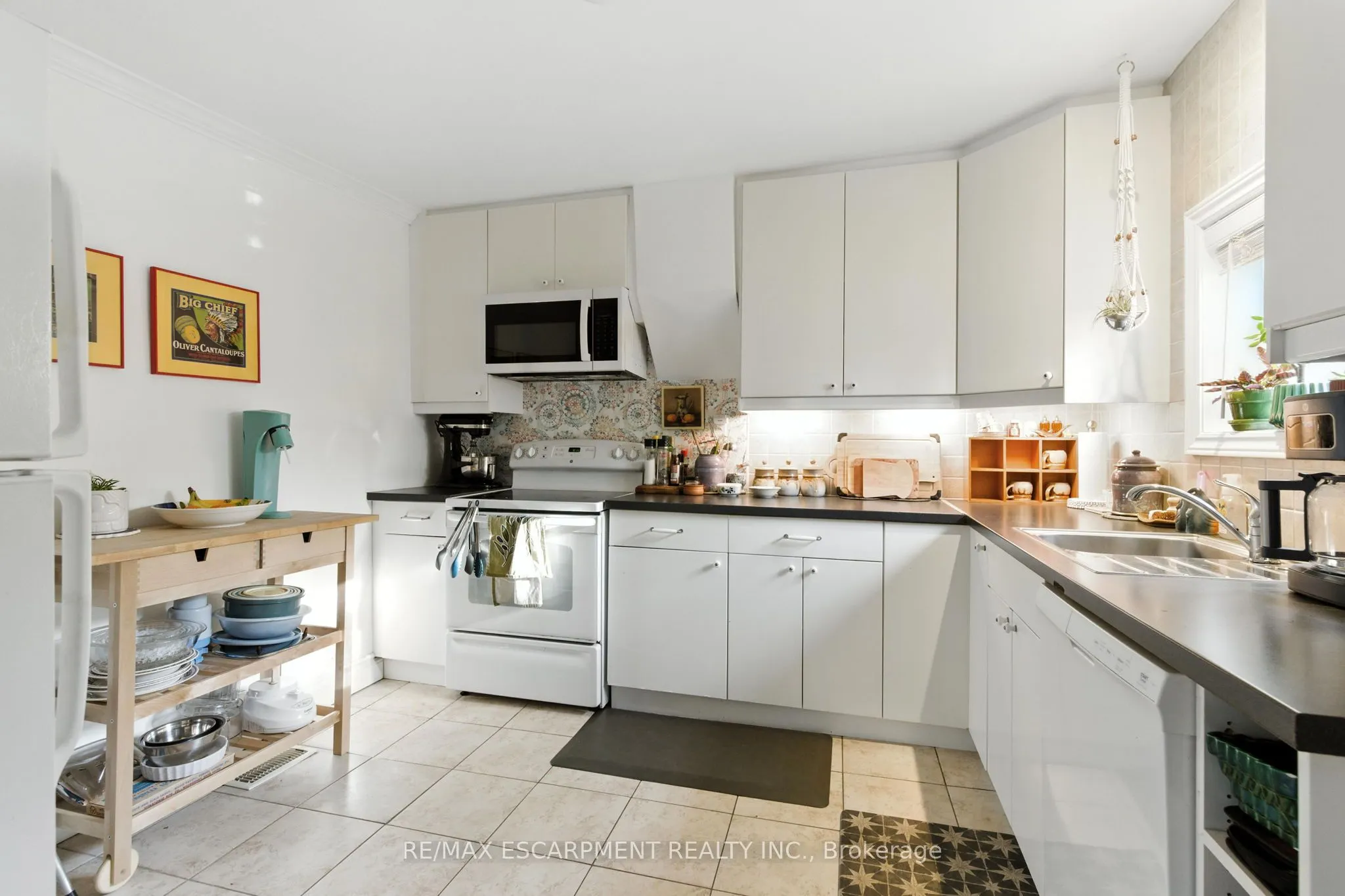 346 Hunter Street W