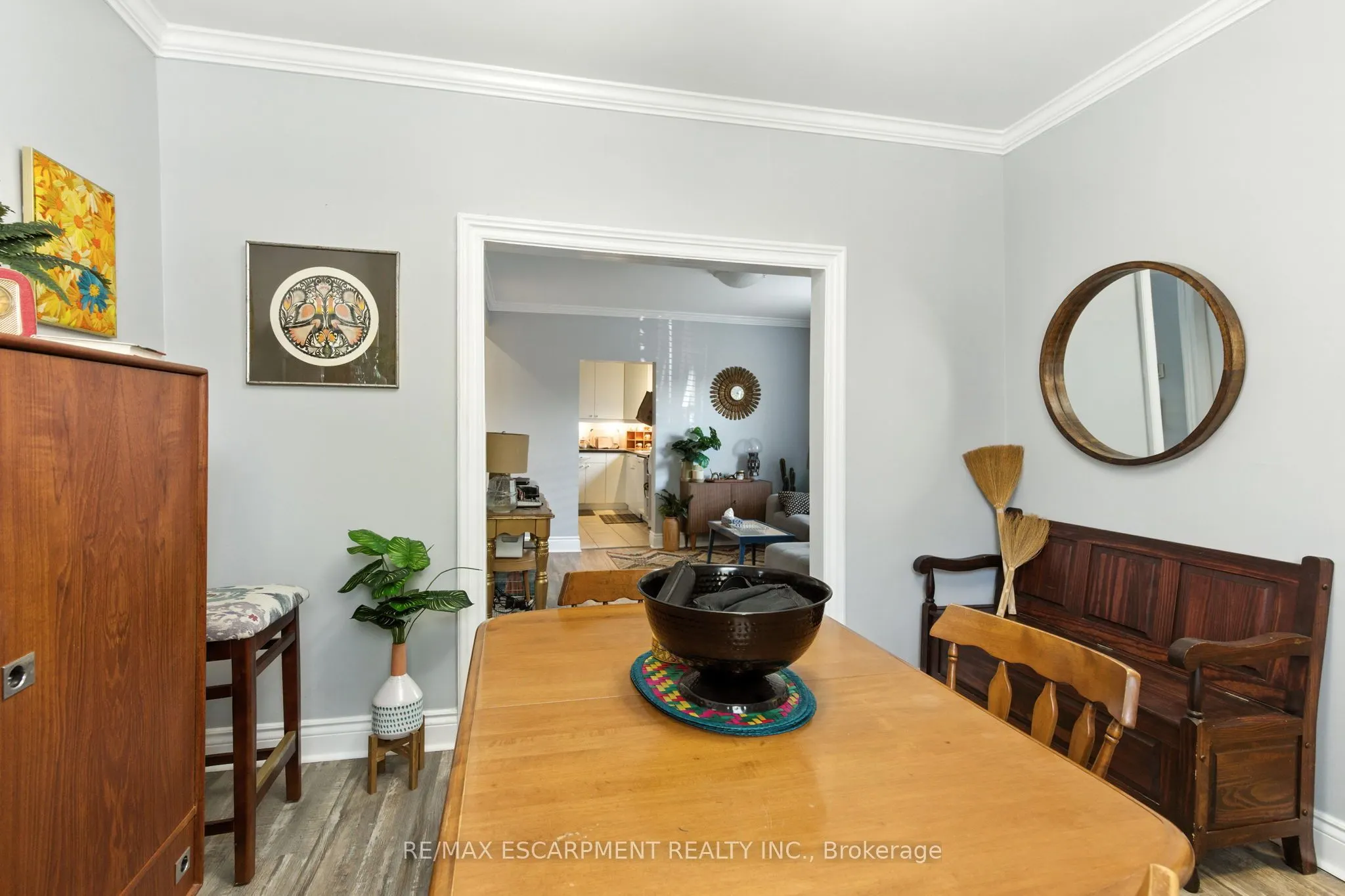 346 Hunter Street W
