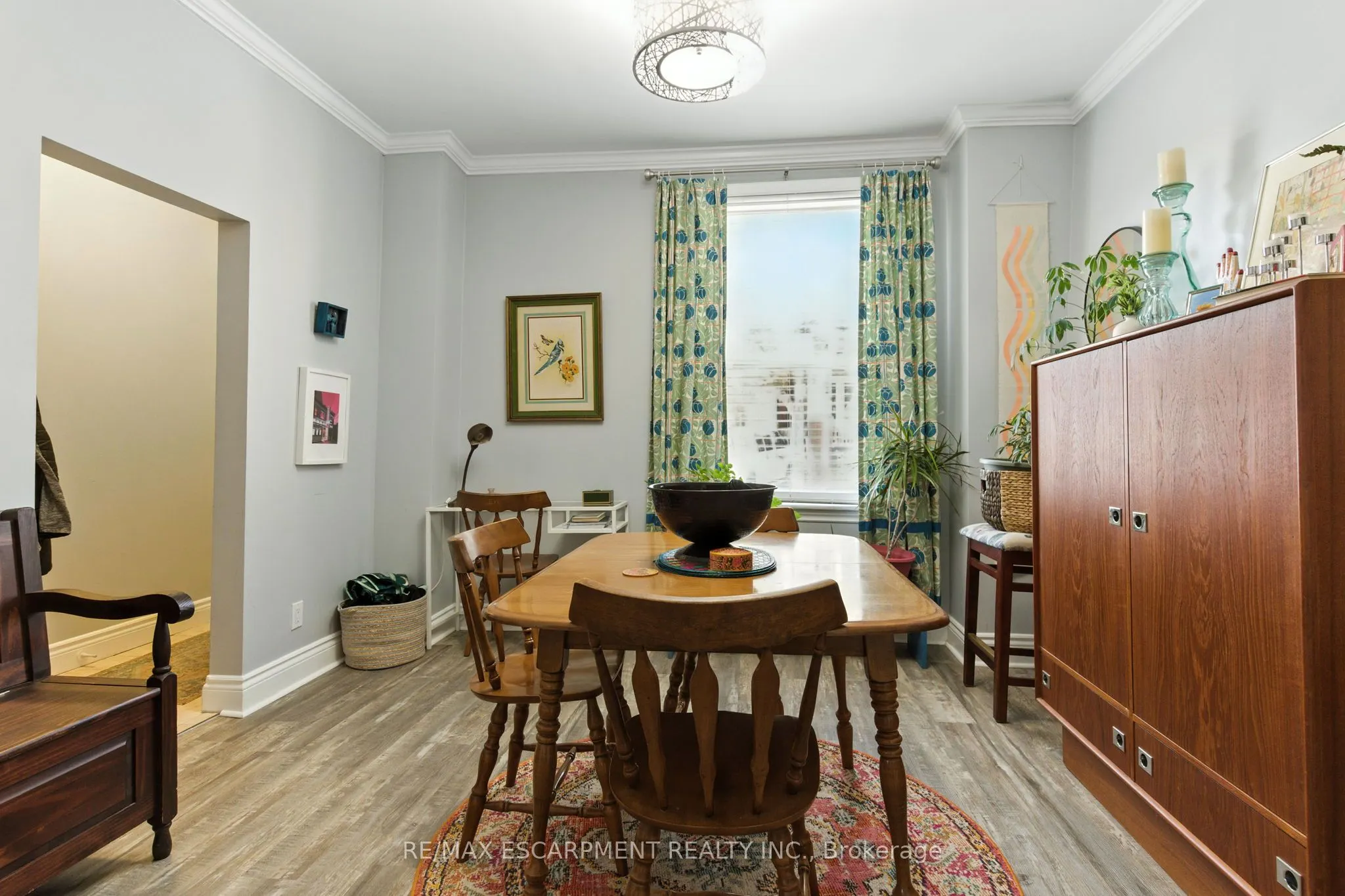 346 Hunter Street W