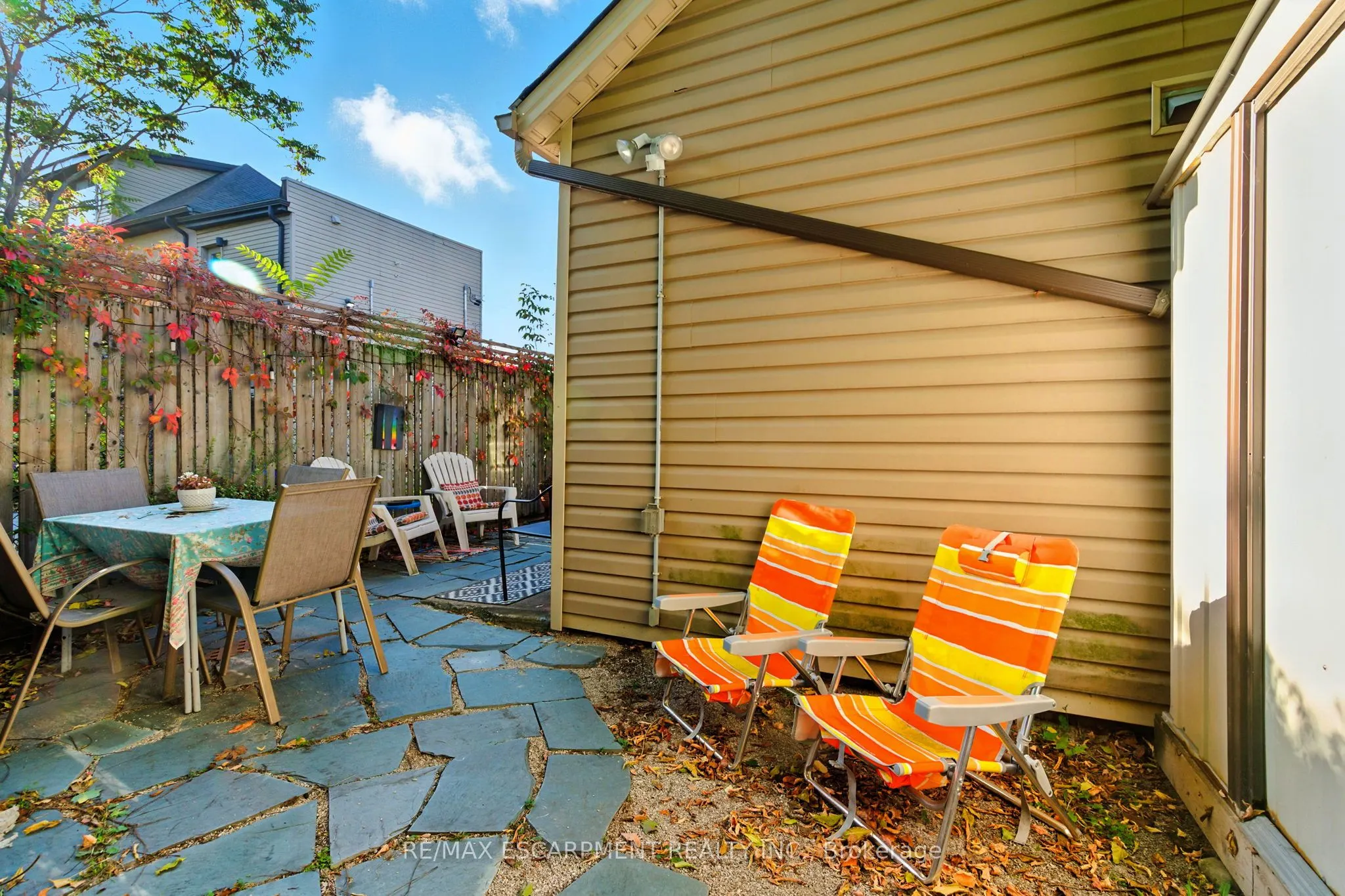 346 Hunter Street W