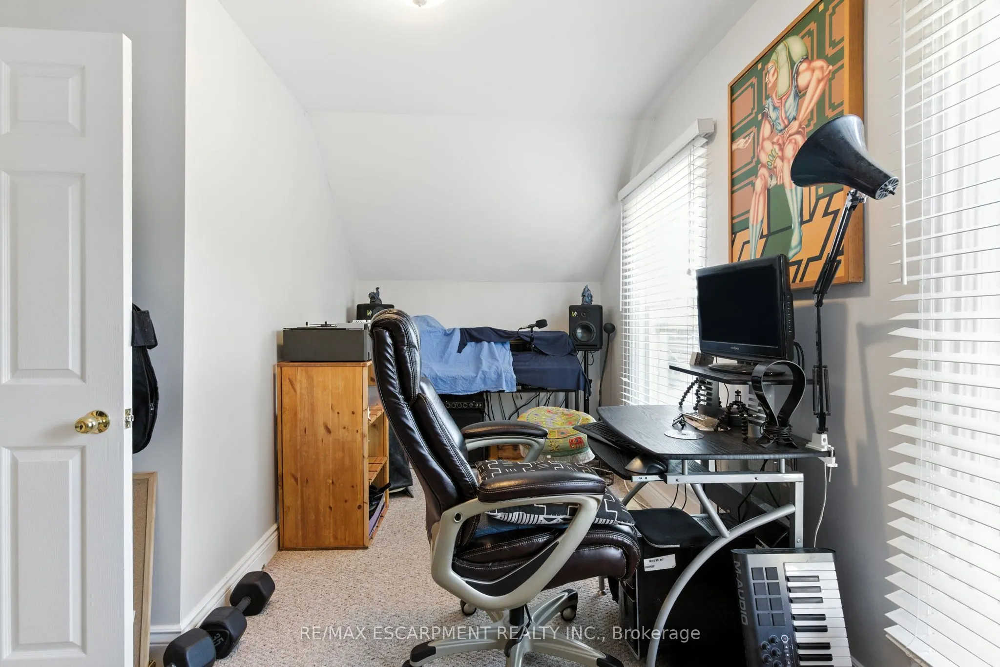 346 Hunter Street W