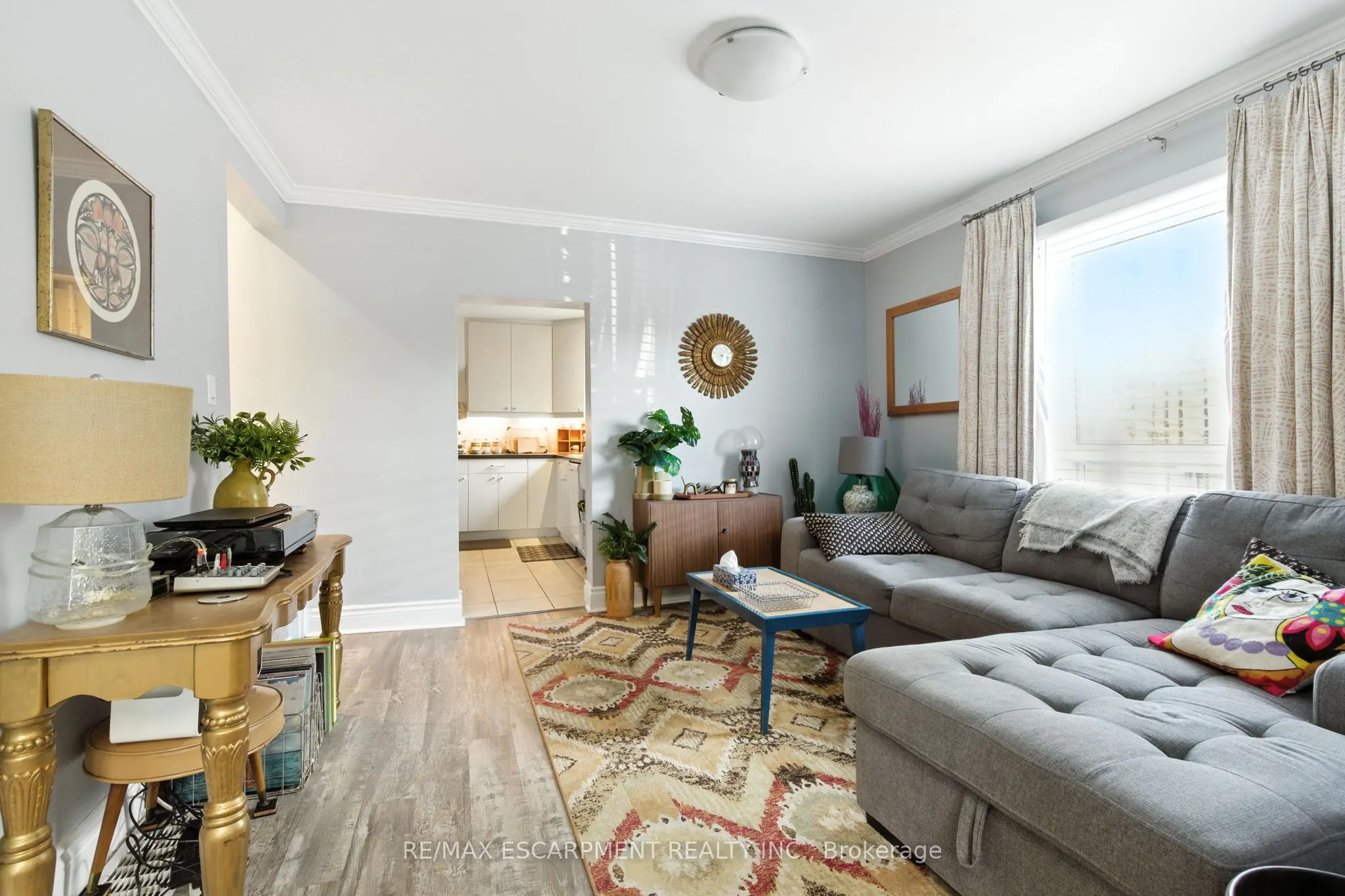 346 Hunter Street W