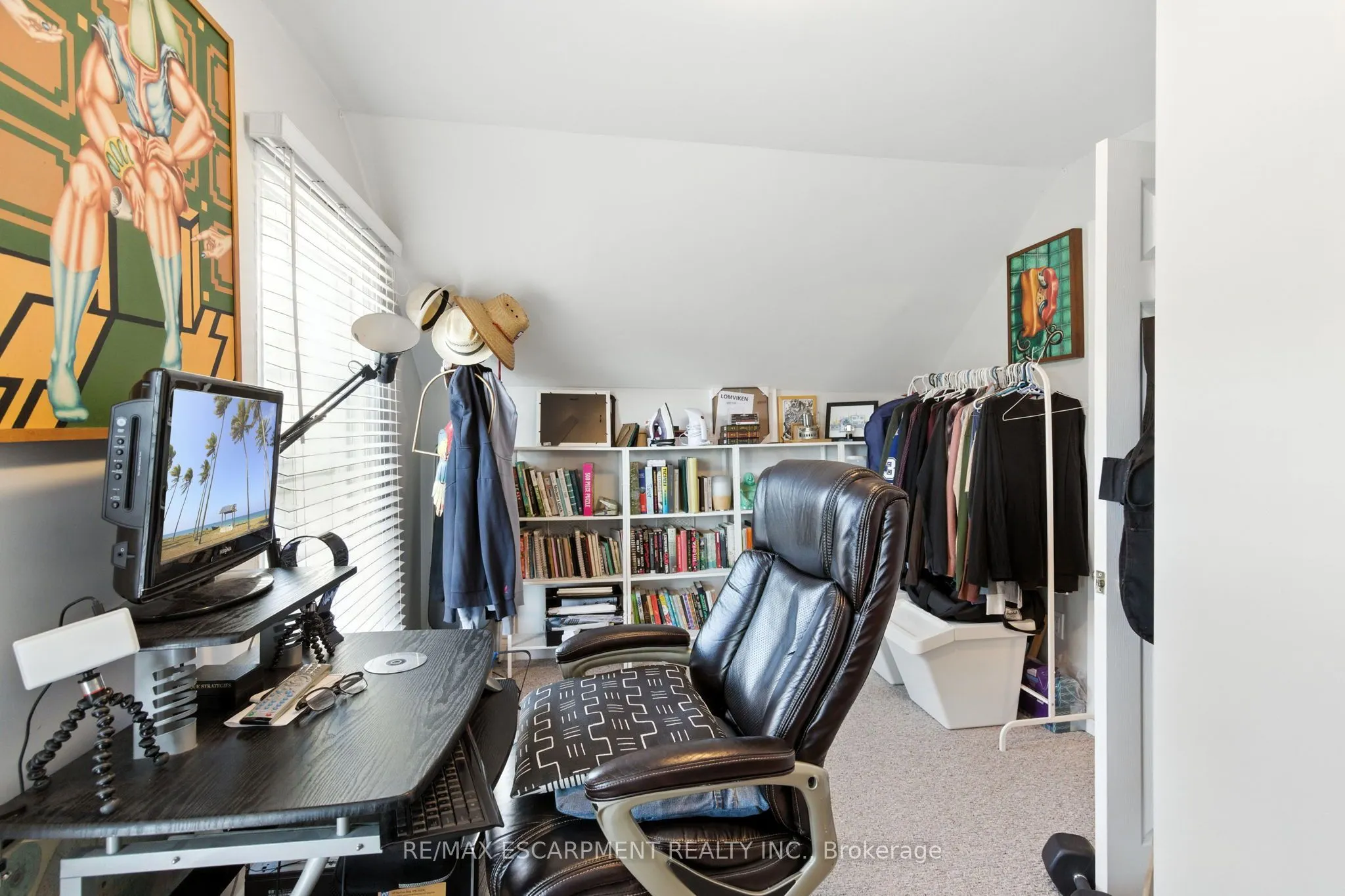 346 Hunter Street W