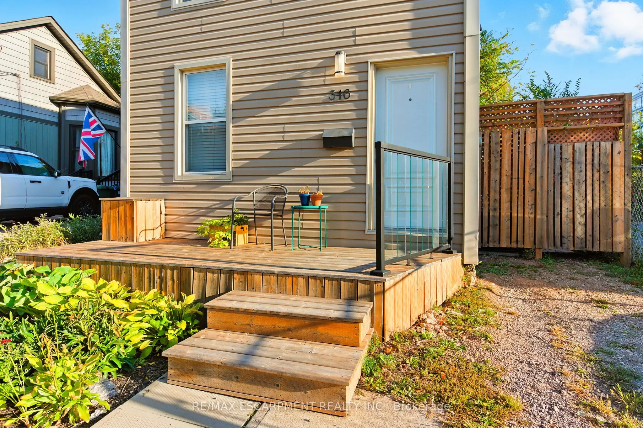346 Hunter Street W