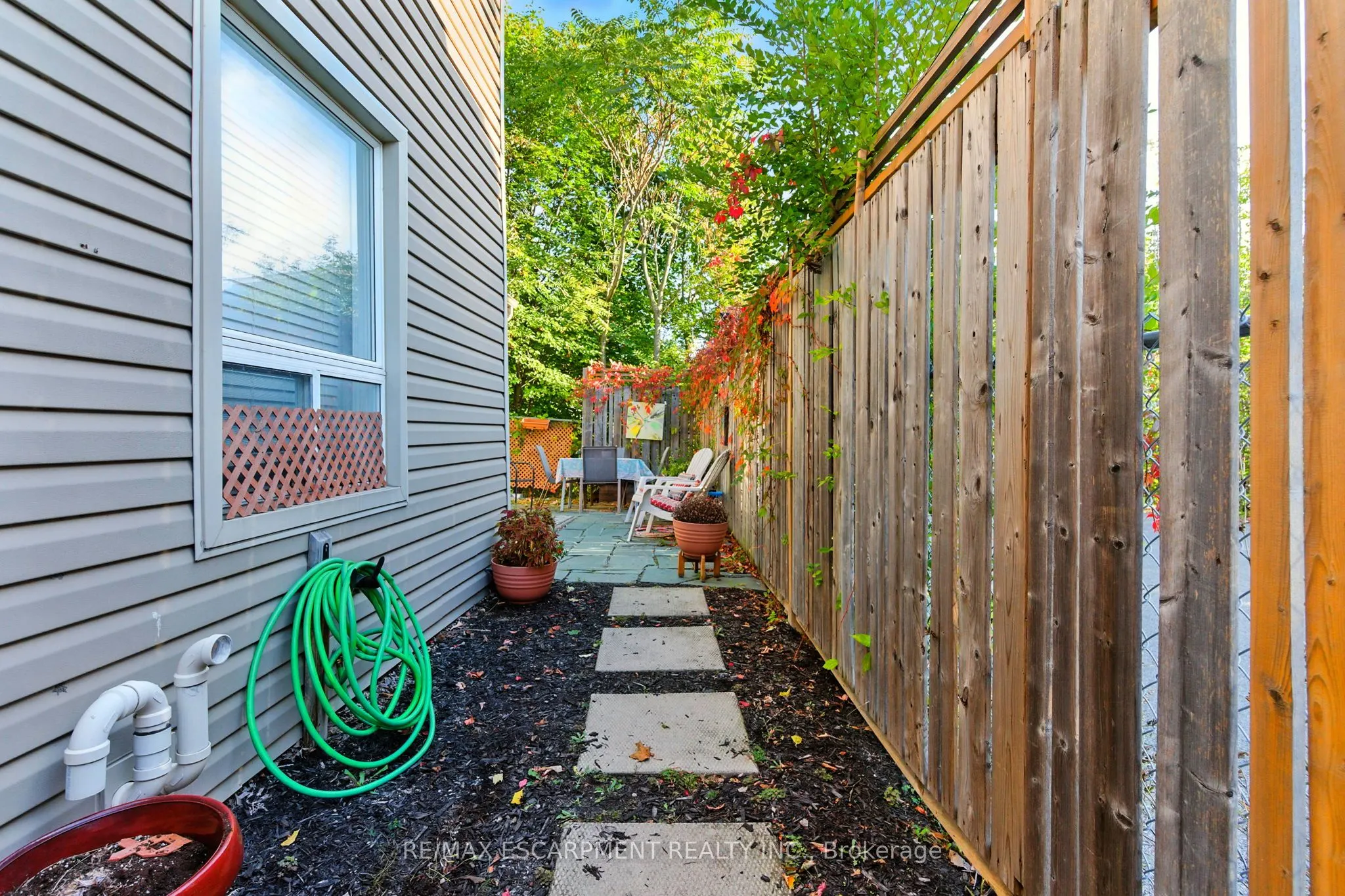 346 Hunter Street W