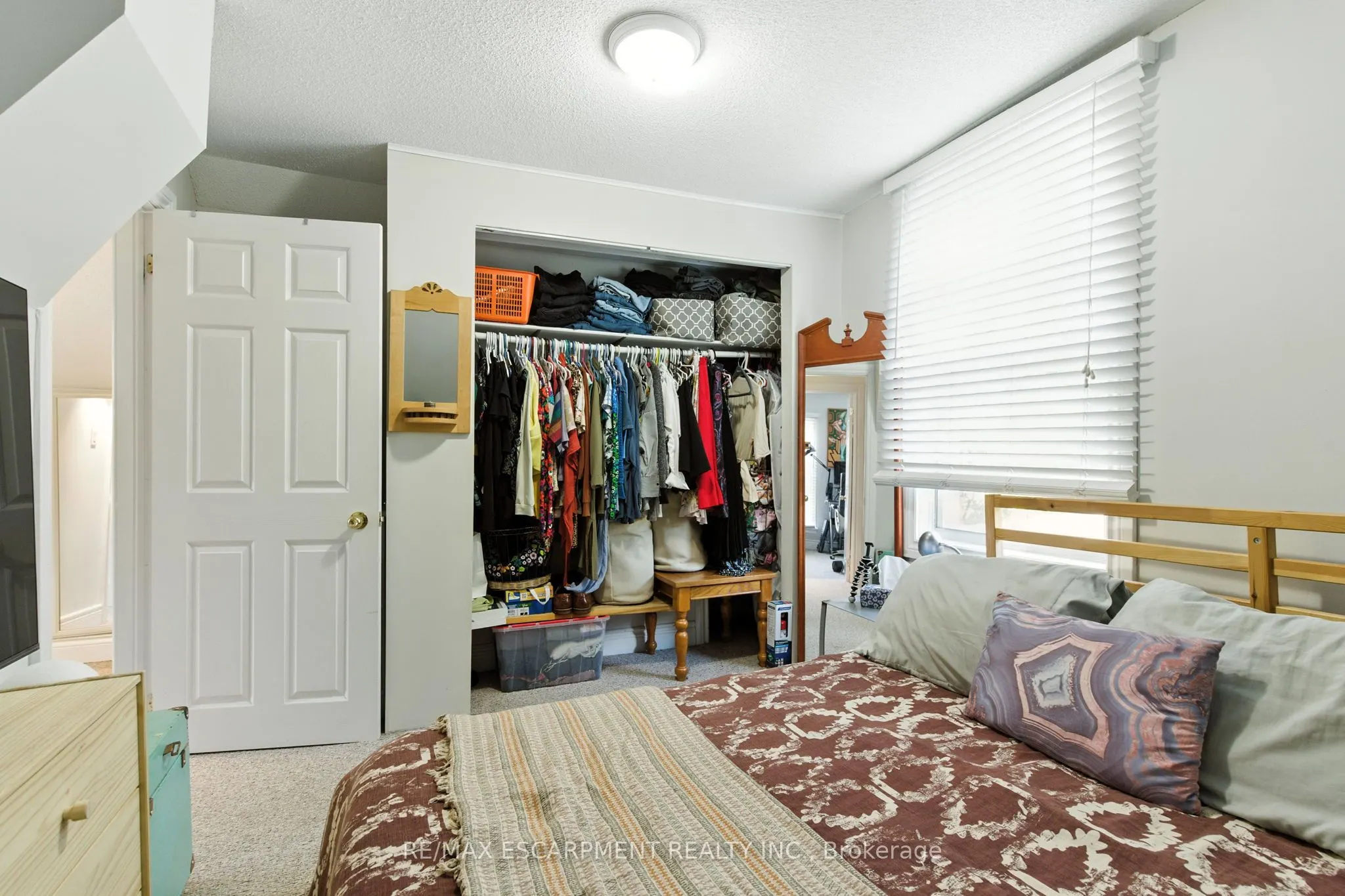 346 Hunter Street W