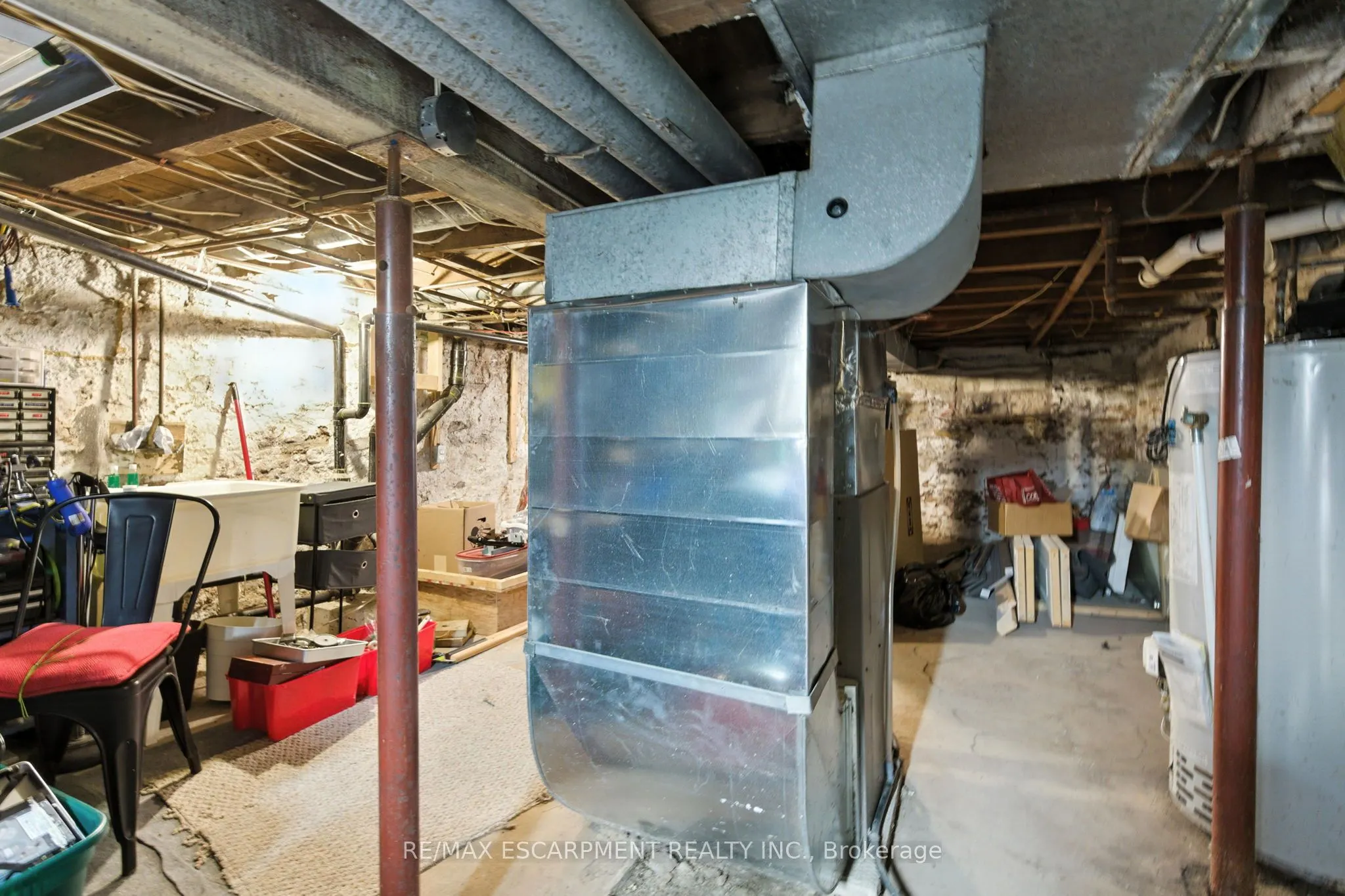 346 Hunter Street W
