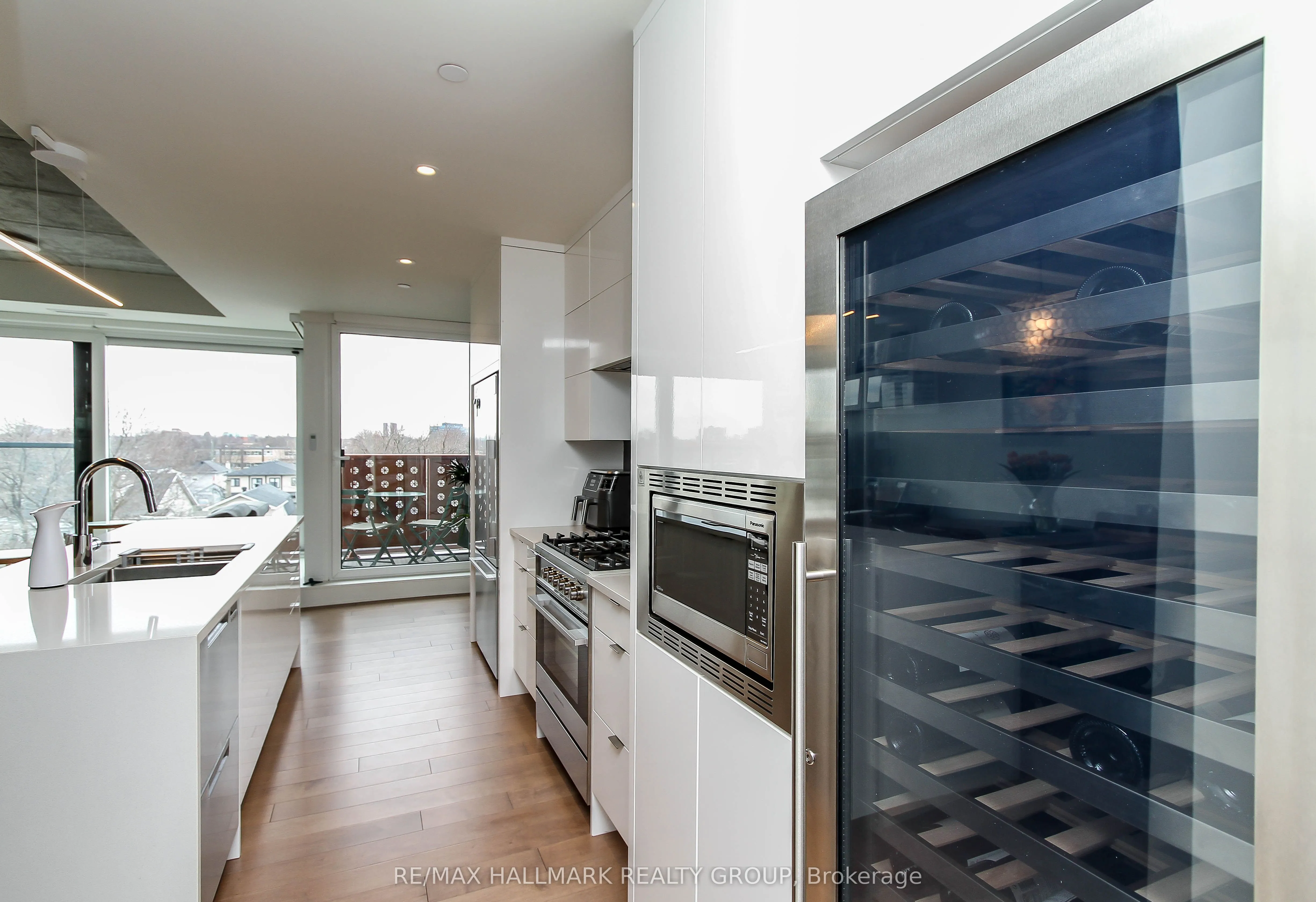 135 Barrette Street, #409