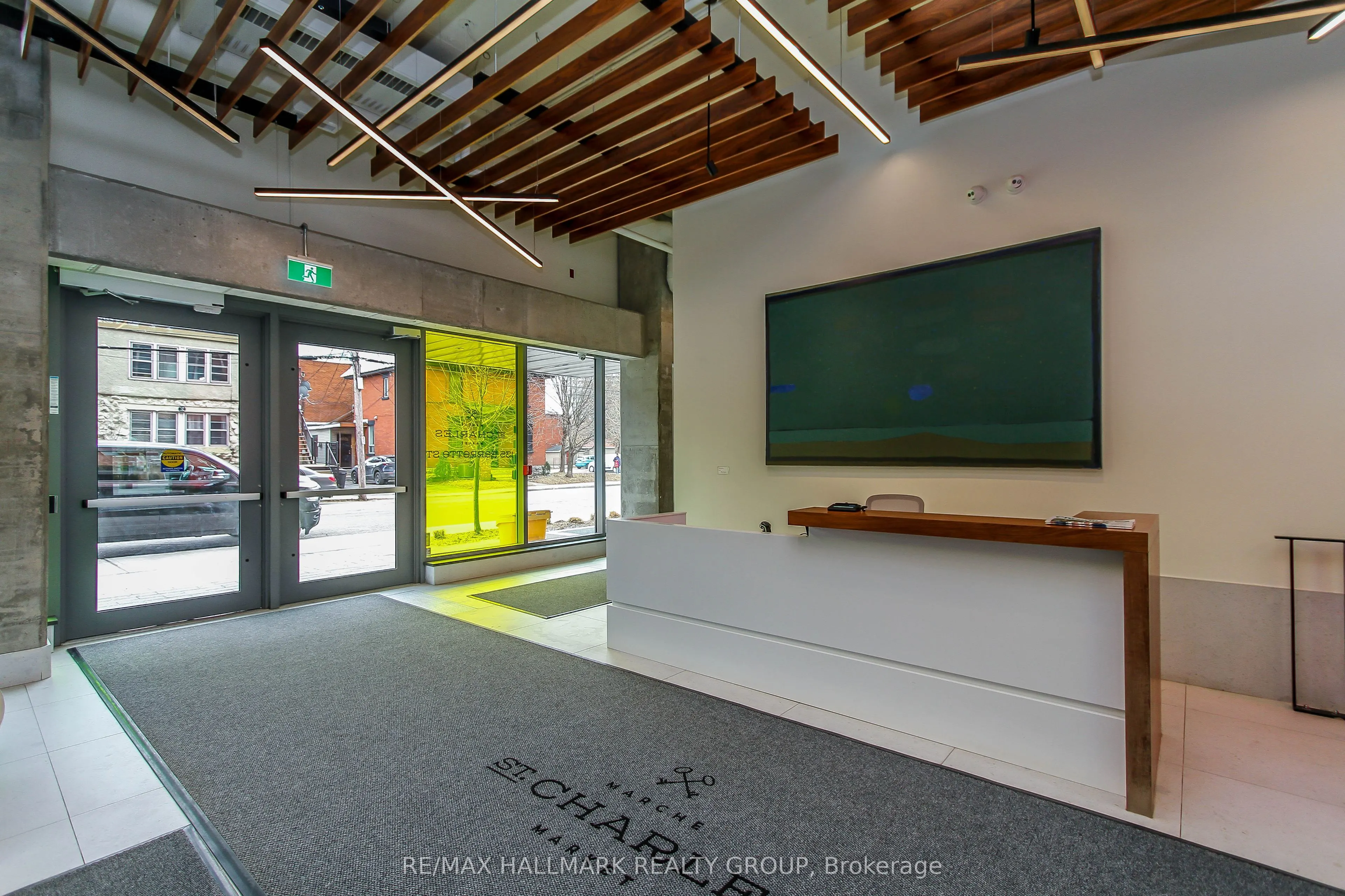 135 Barrette Street, #409