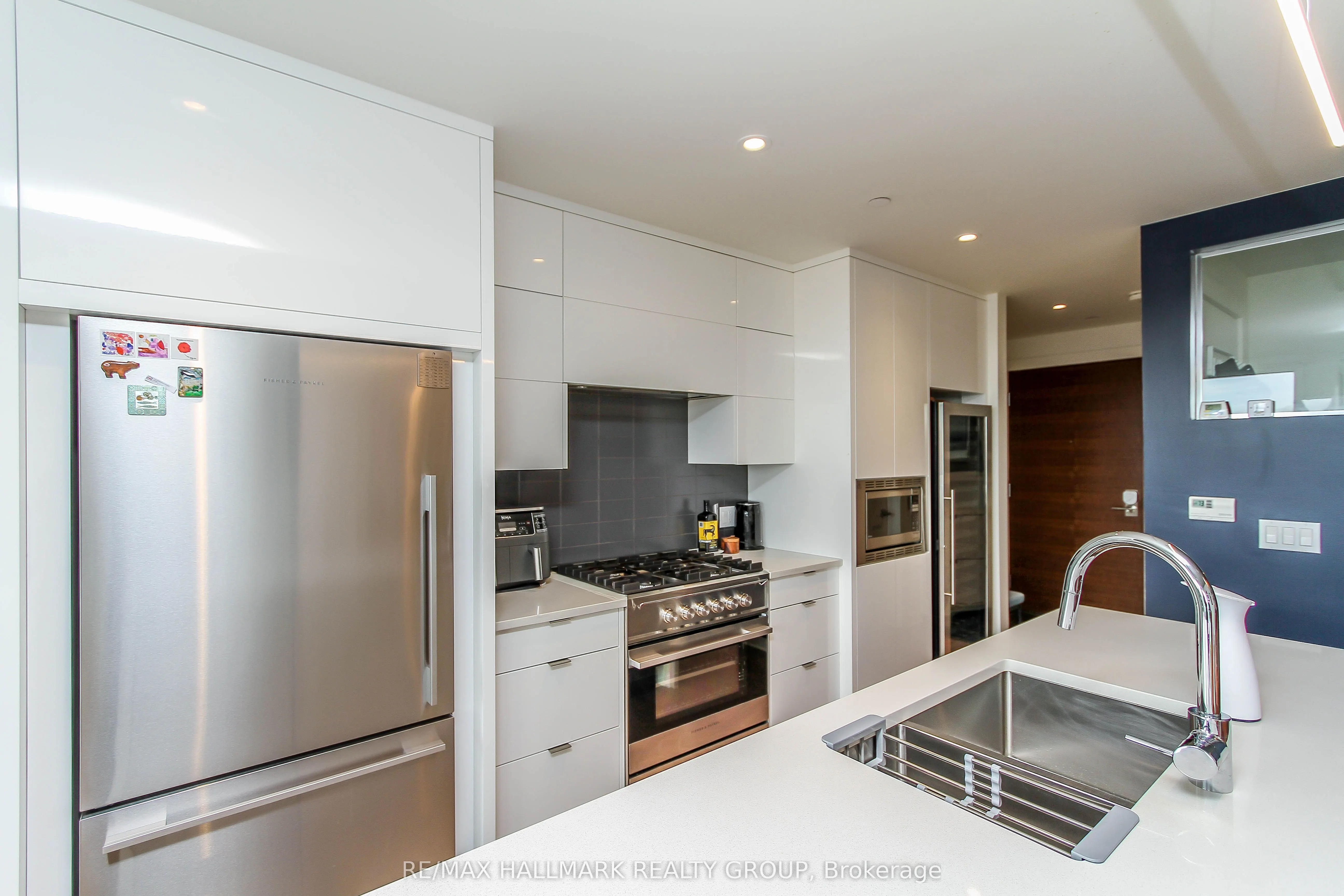 135 Barrette Street, #409