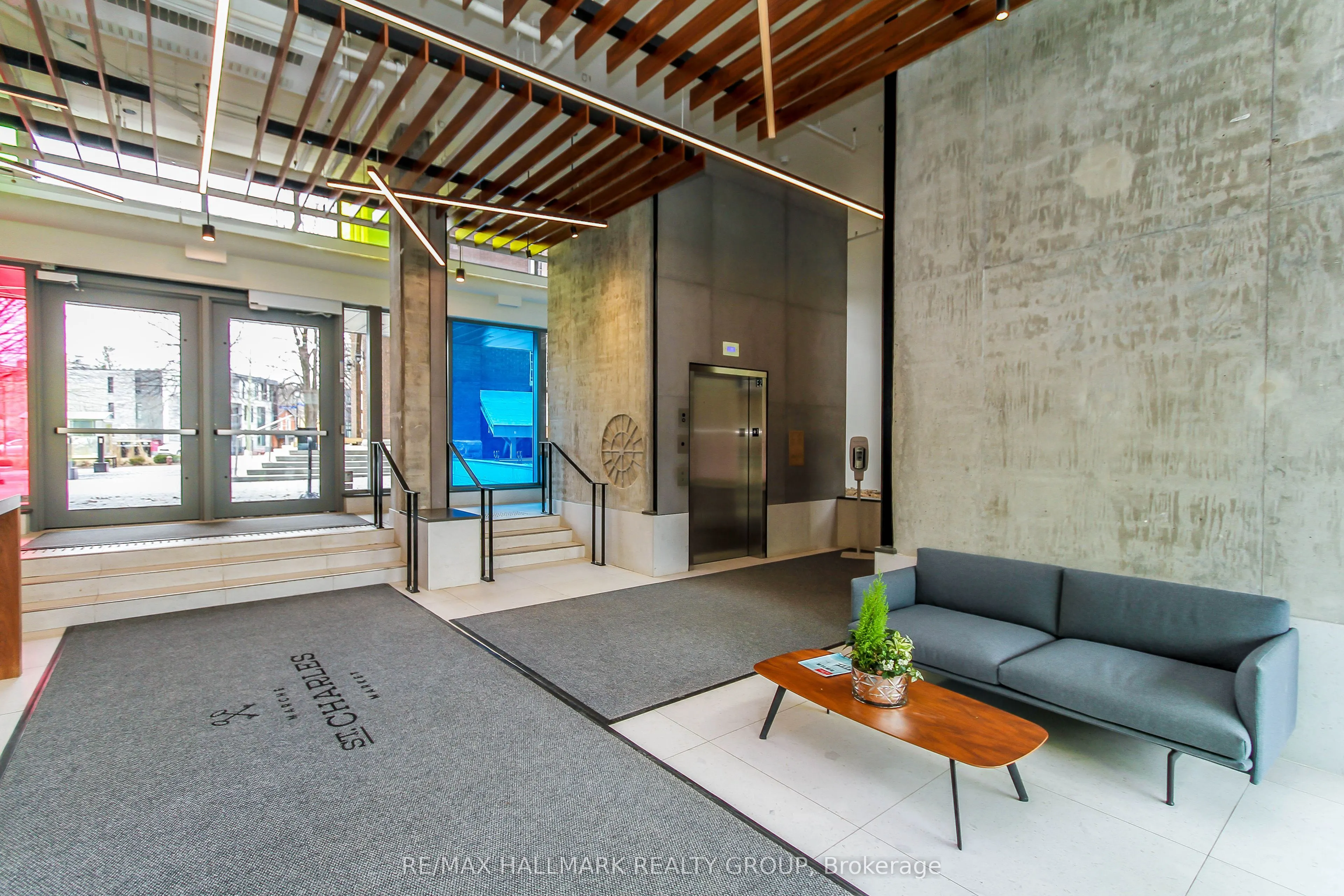 135 Barrette Street, #409