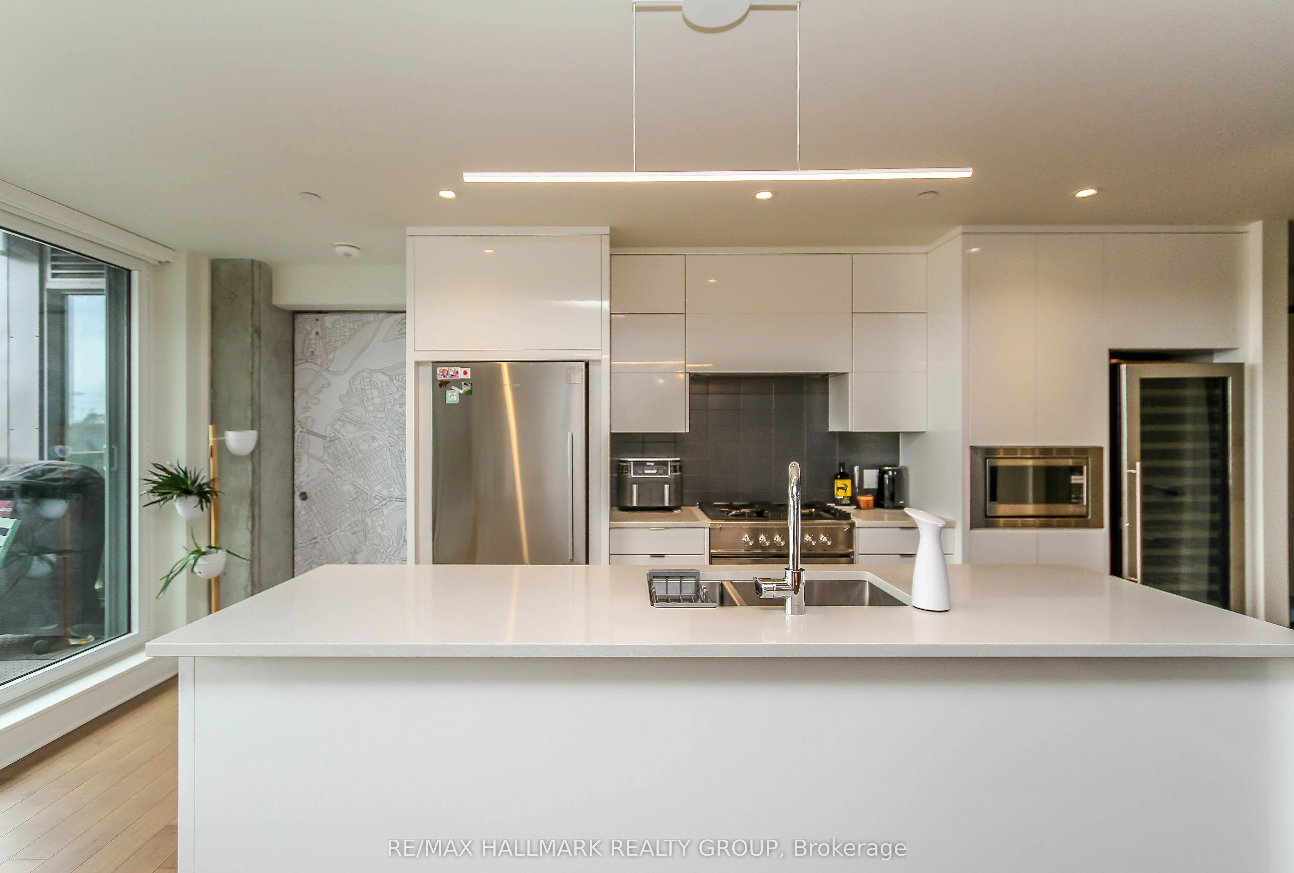135 Barrette Street, #409