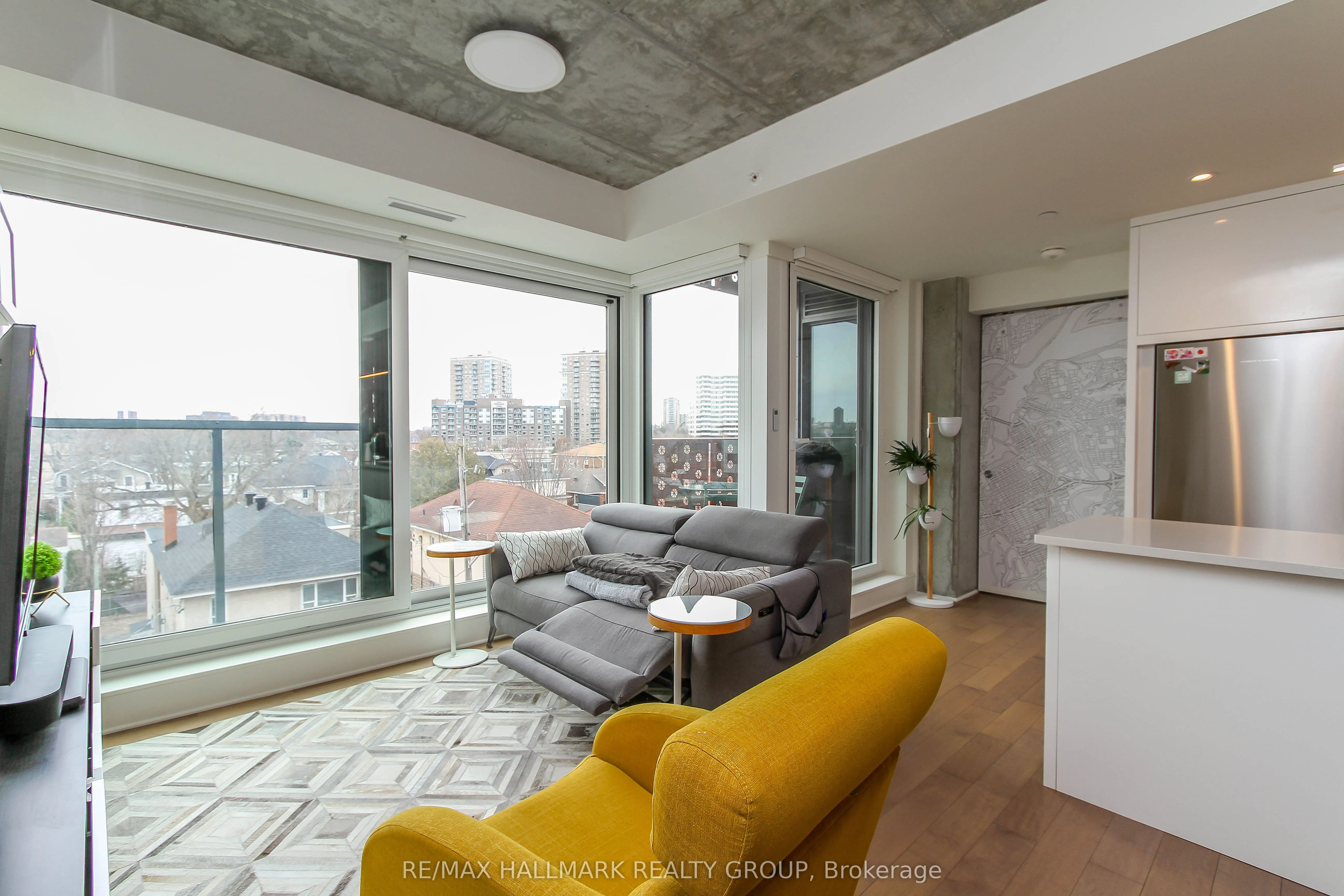 135 Barrette Street, #409