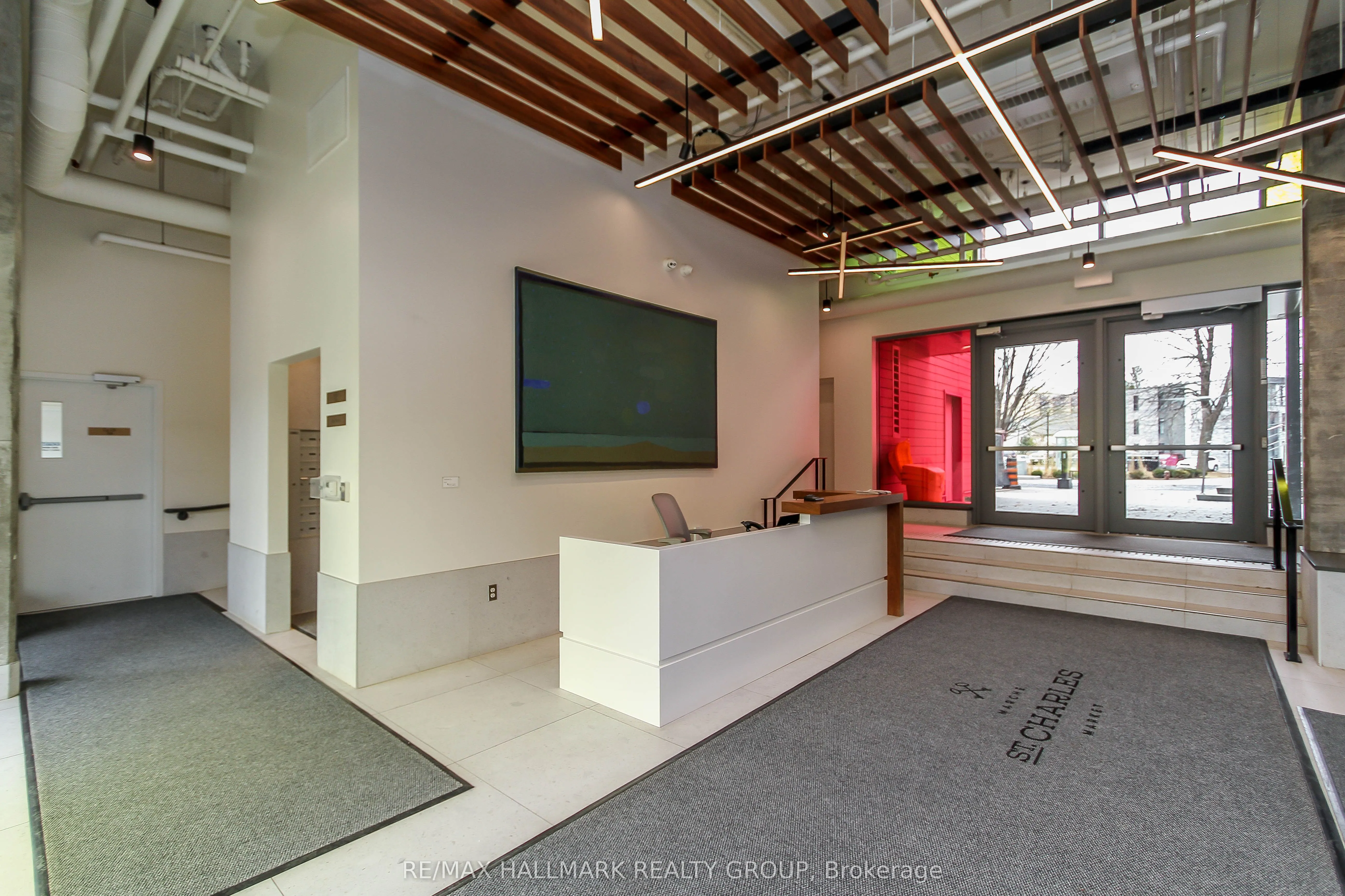 135 Barrette Street, #409