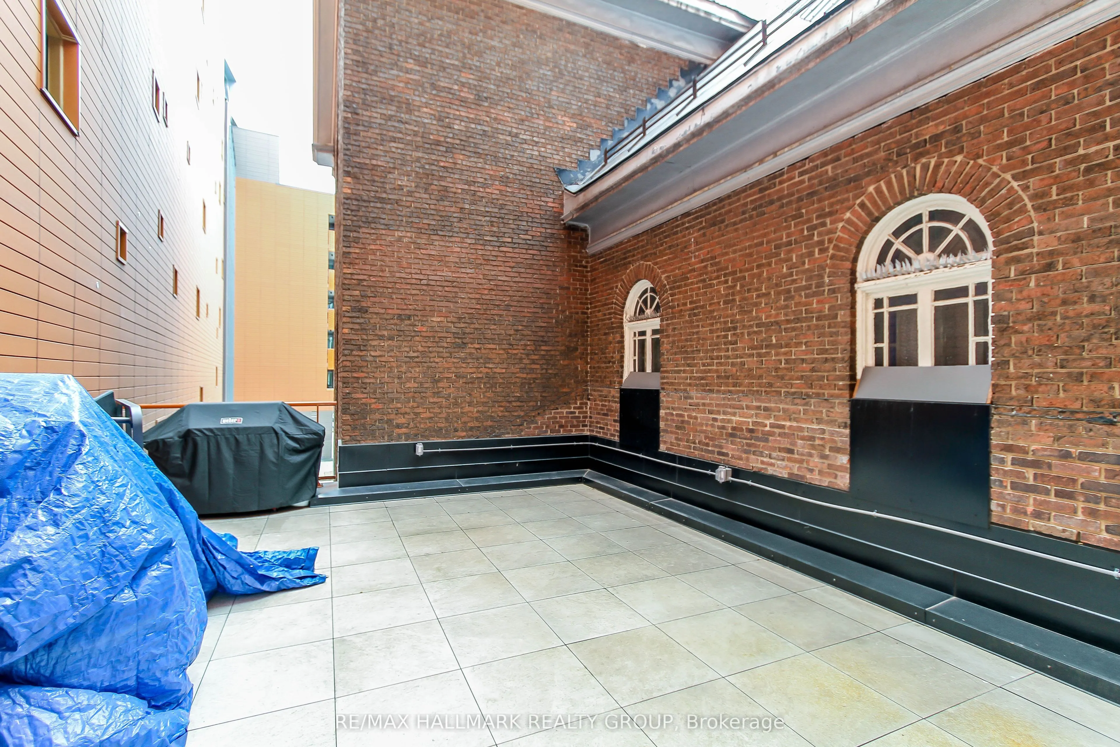 135 Barrette Street, #409