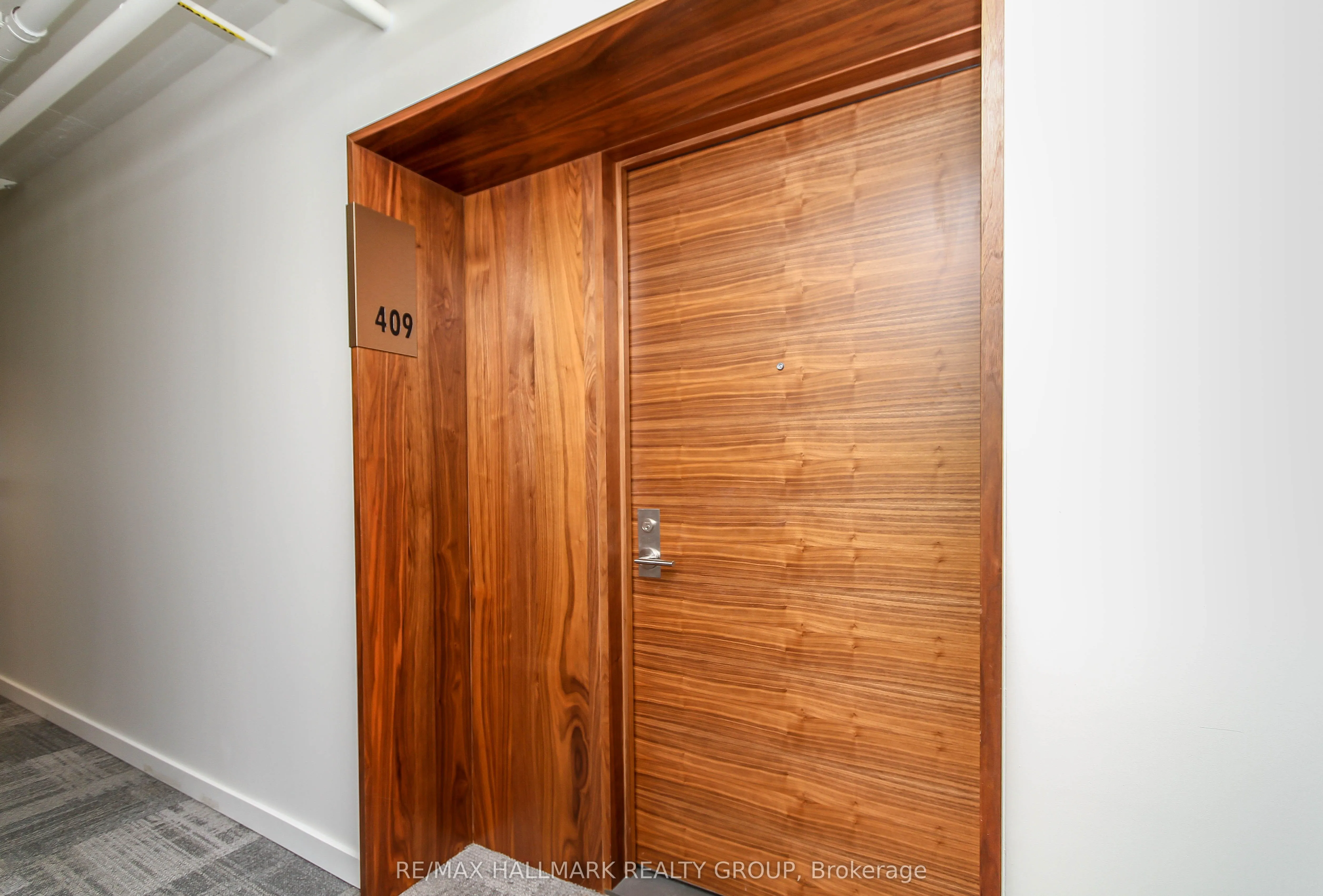 135 Barrette Street, #409