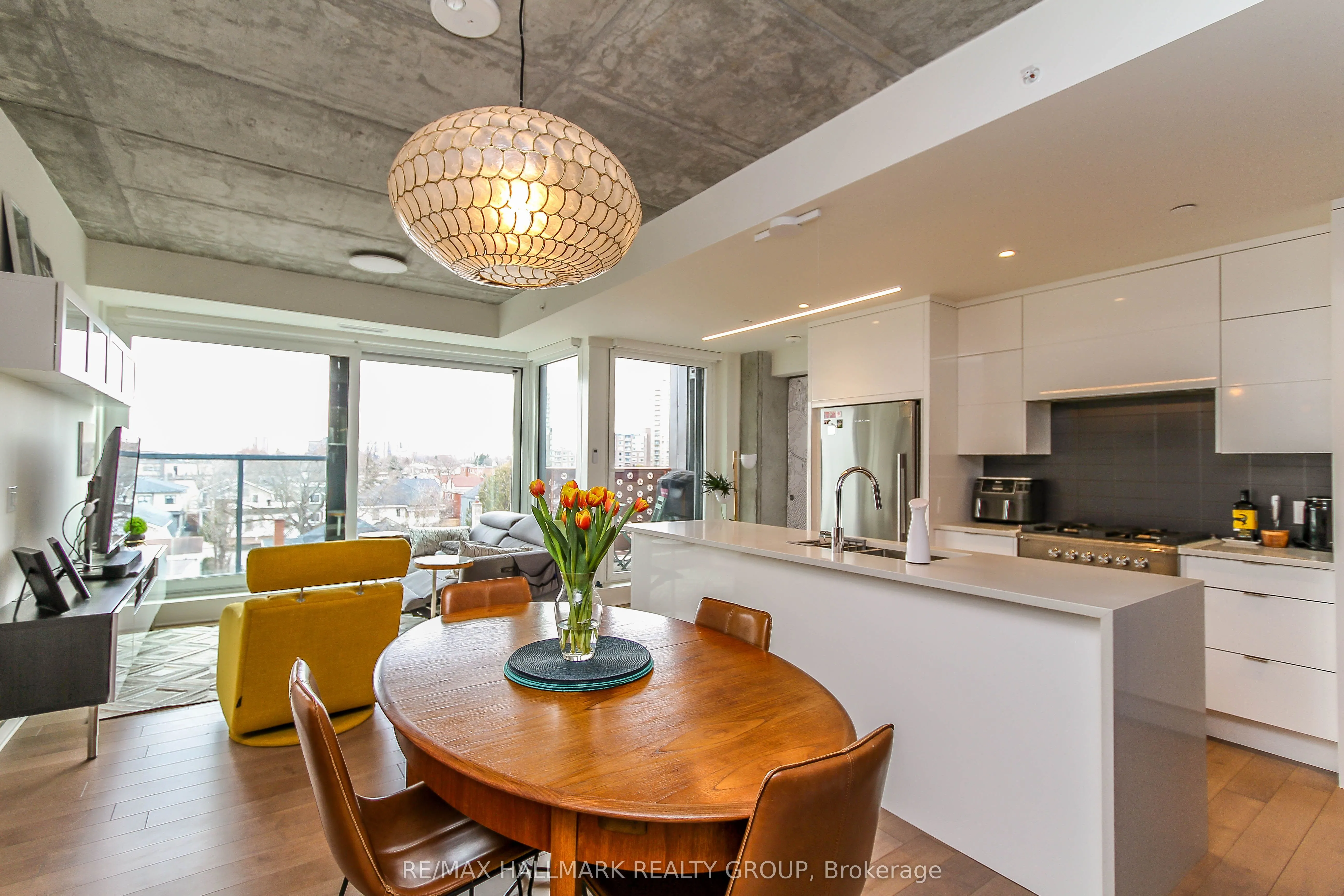 135 Barrette Street, #409