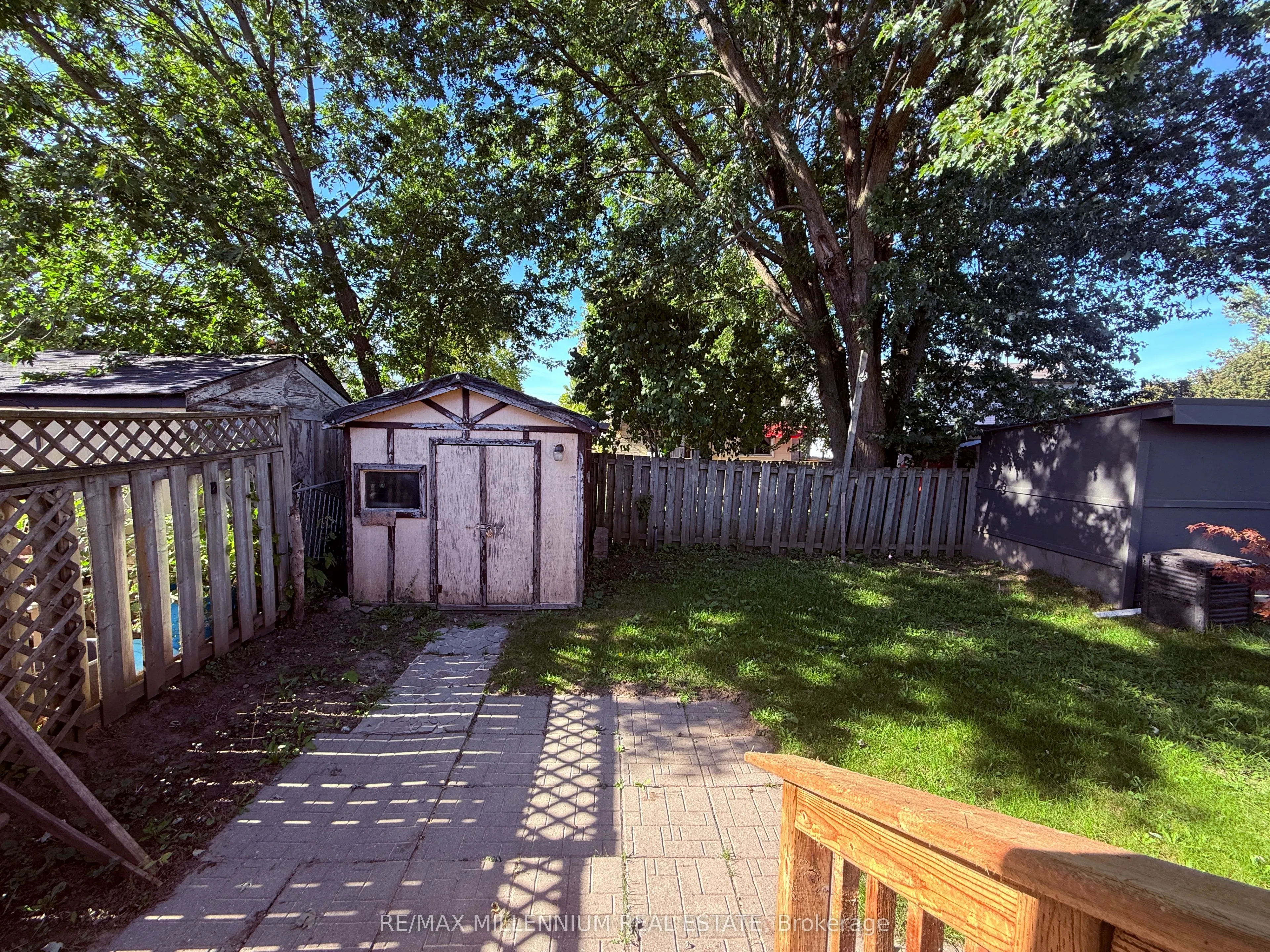 349 Strathallan Street
